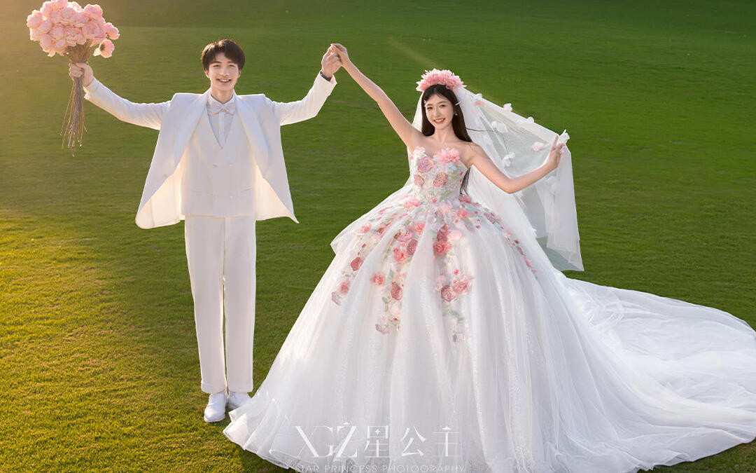 【幸福具像画💗瞬间心动的夕阳草坪婚纱照✨