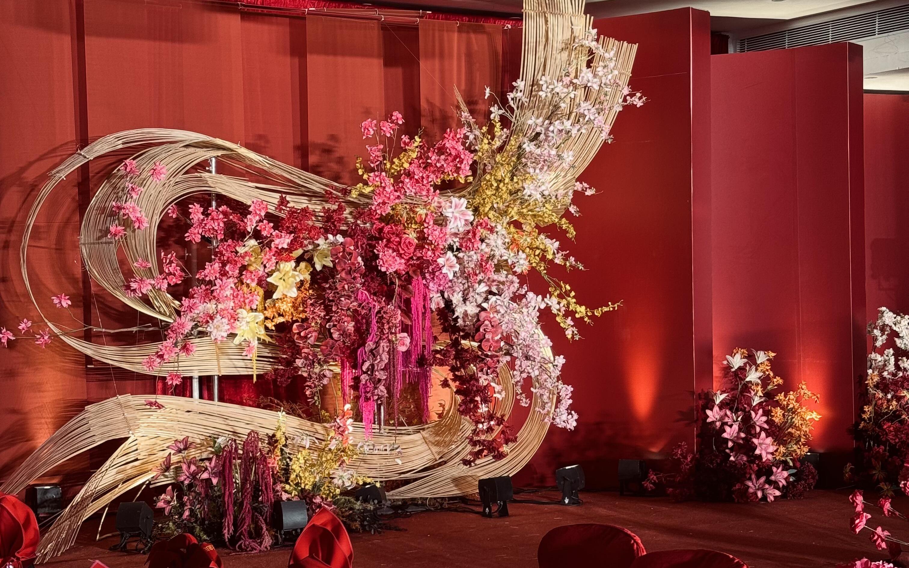 中式的浓艳浪漫在此刻具象成诗