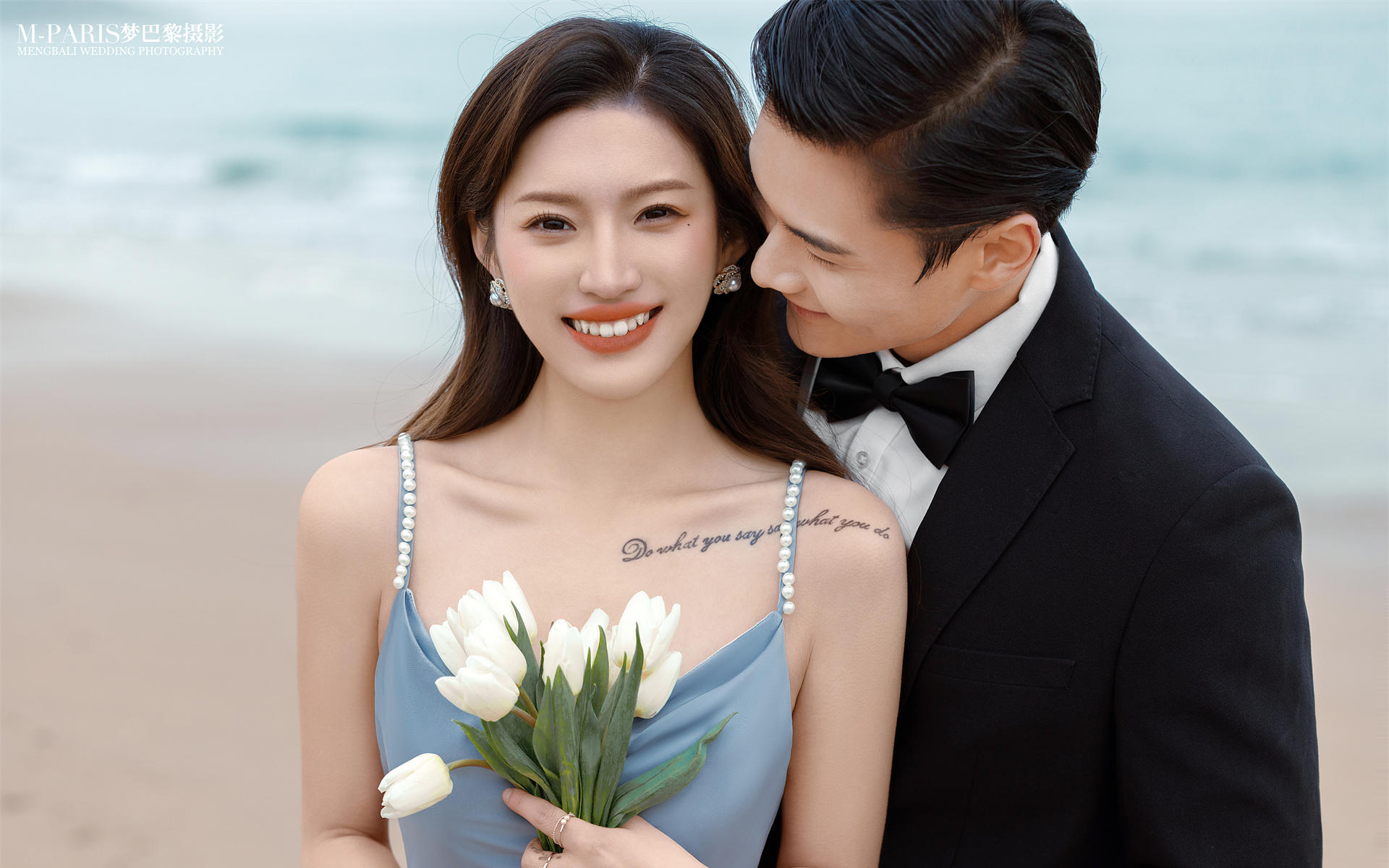 简约风海景蓝裙婚纱照