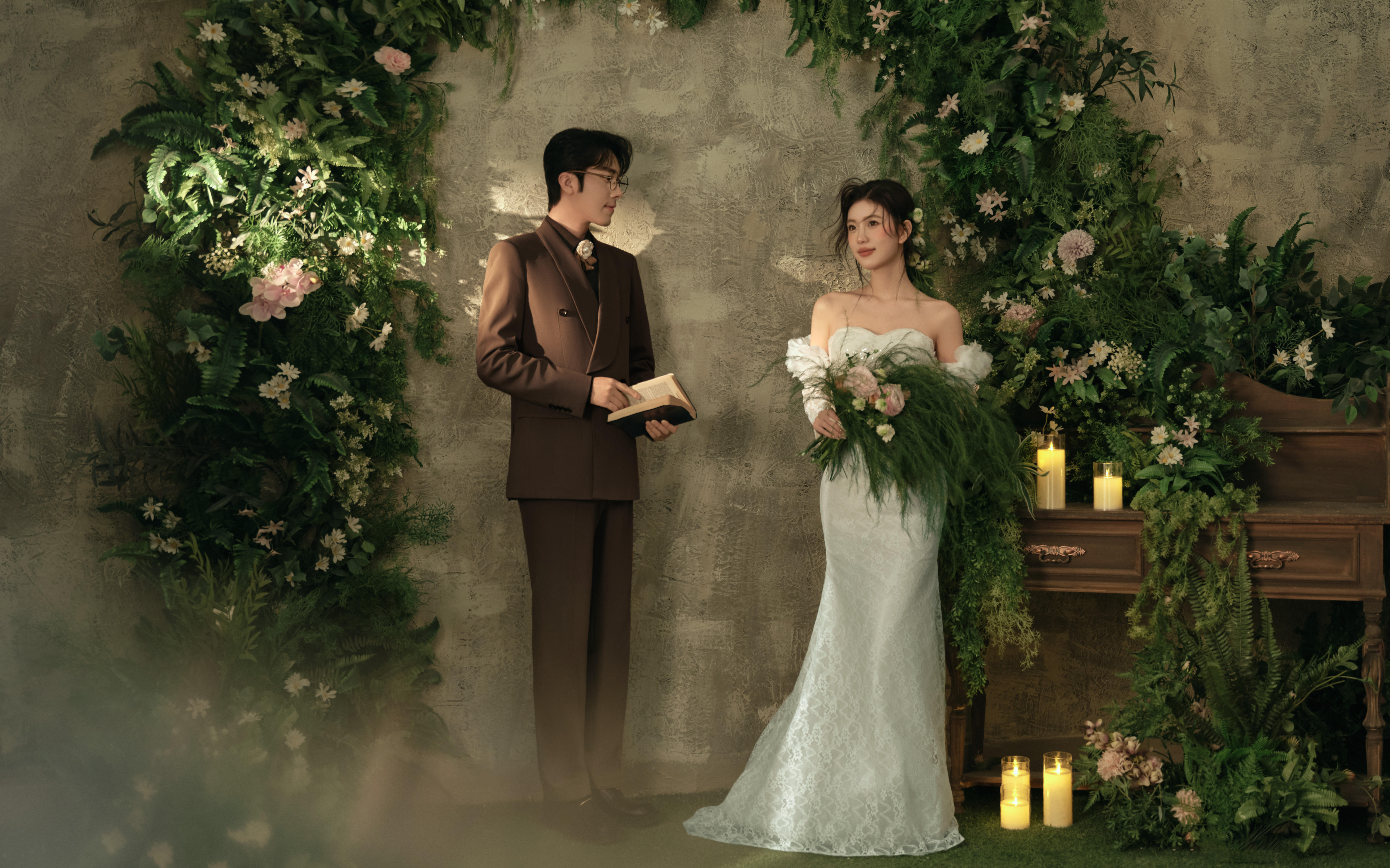 氛围感十足的法式复古婚纱照