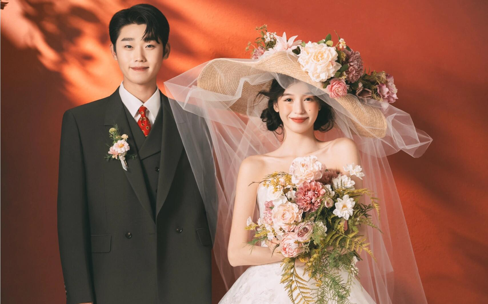 法式新娘浪漫優(yōu)雅的復(fù)古婚紗照