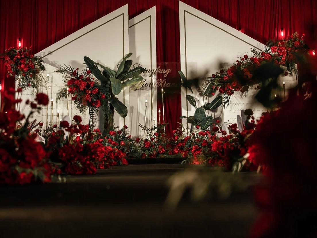 韩式白红色婚礼,满满高级感_创意平价婚礼