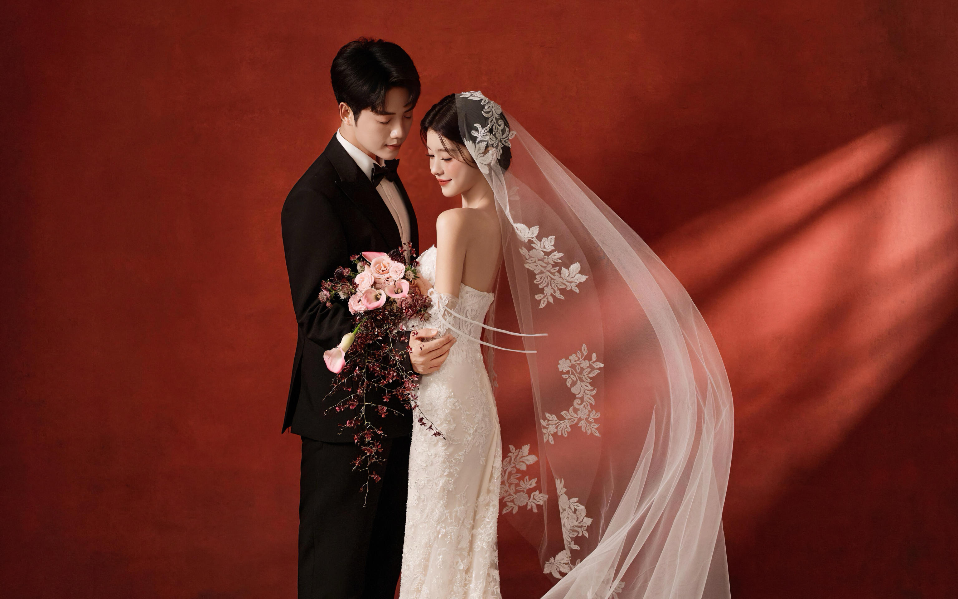 蕾絲紗幔?赤墻溫柔