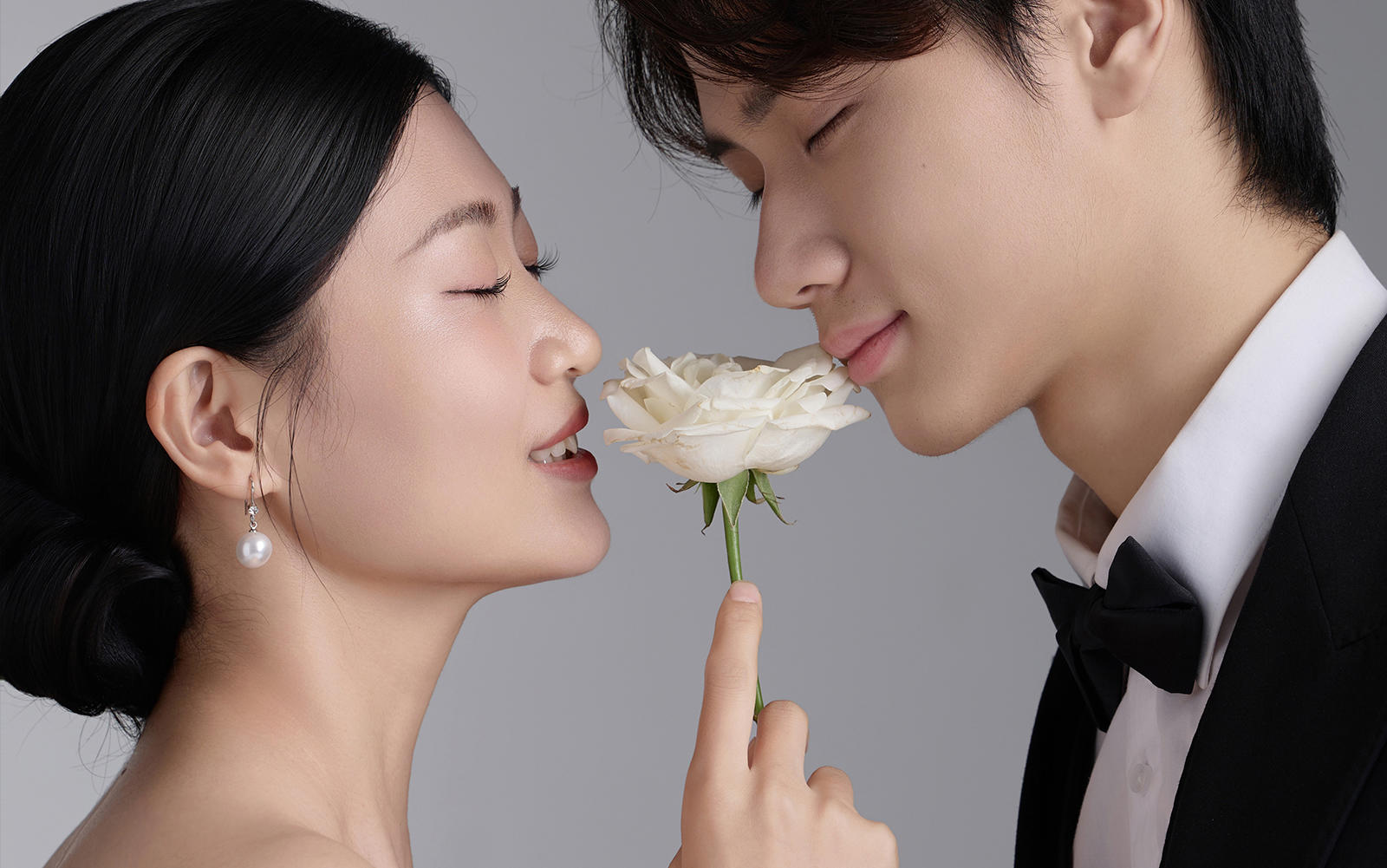 00后都喜欢的极简仪式感婚纱照