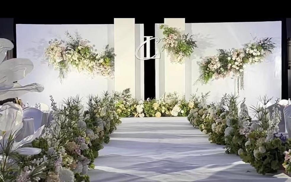 【叁月婚礼】纯白微紫色调演绎秀场级婚礼空间