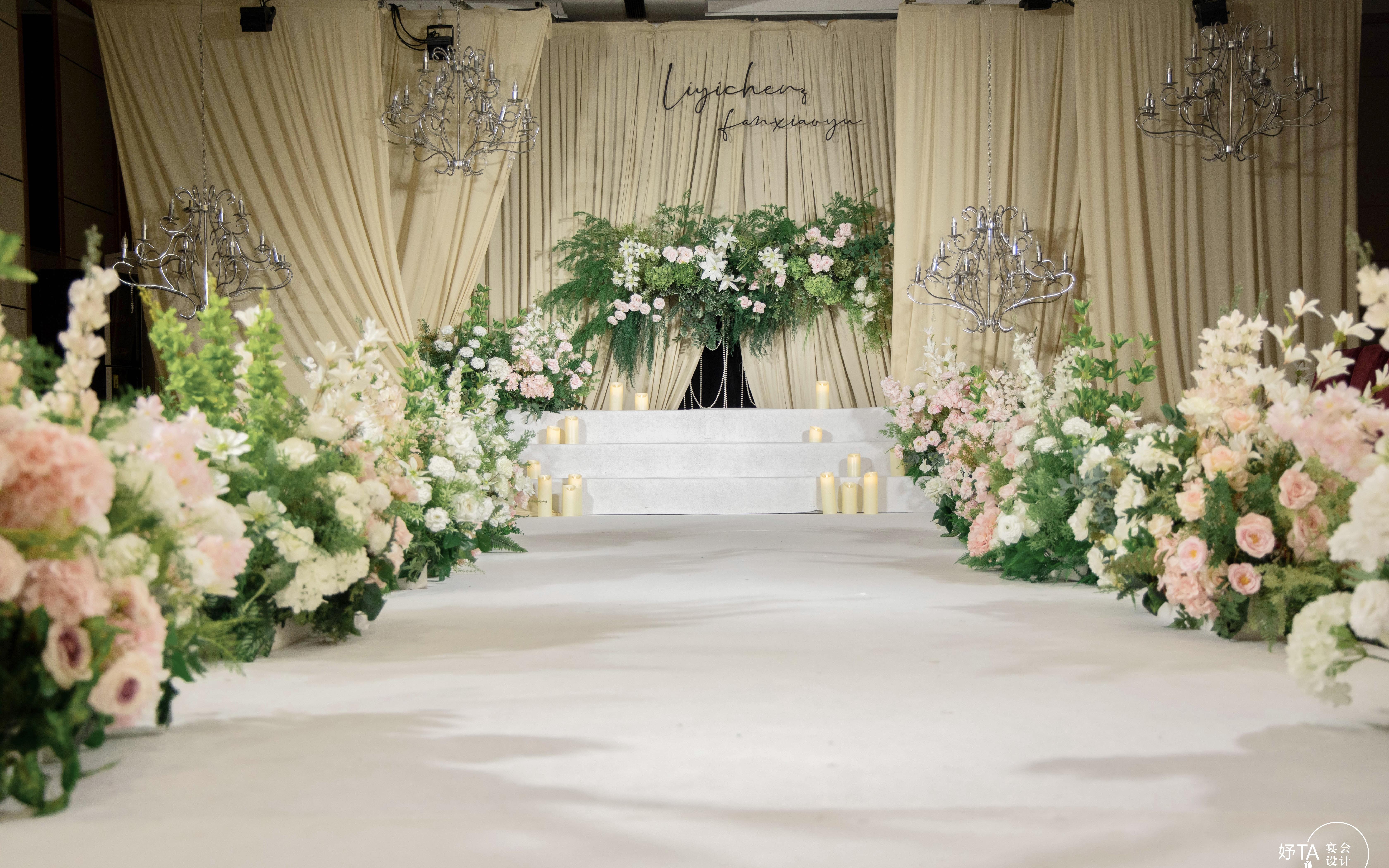 韓式婚禮全包服務，布幔搭配四大燈光組合