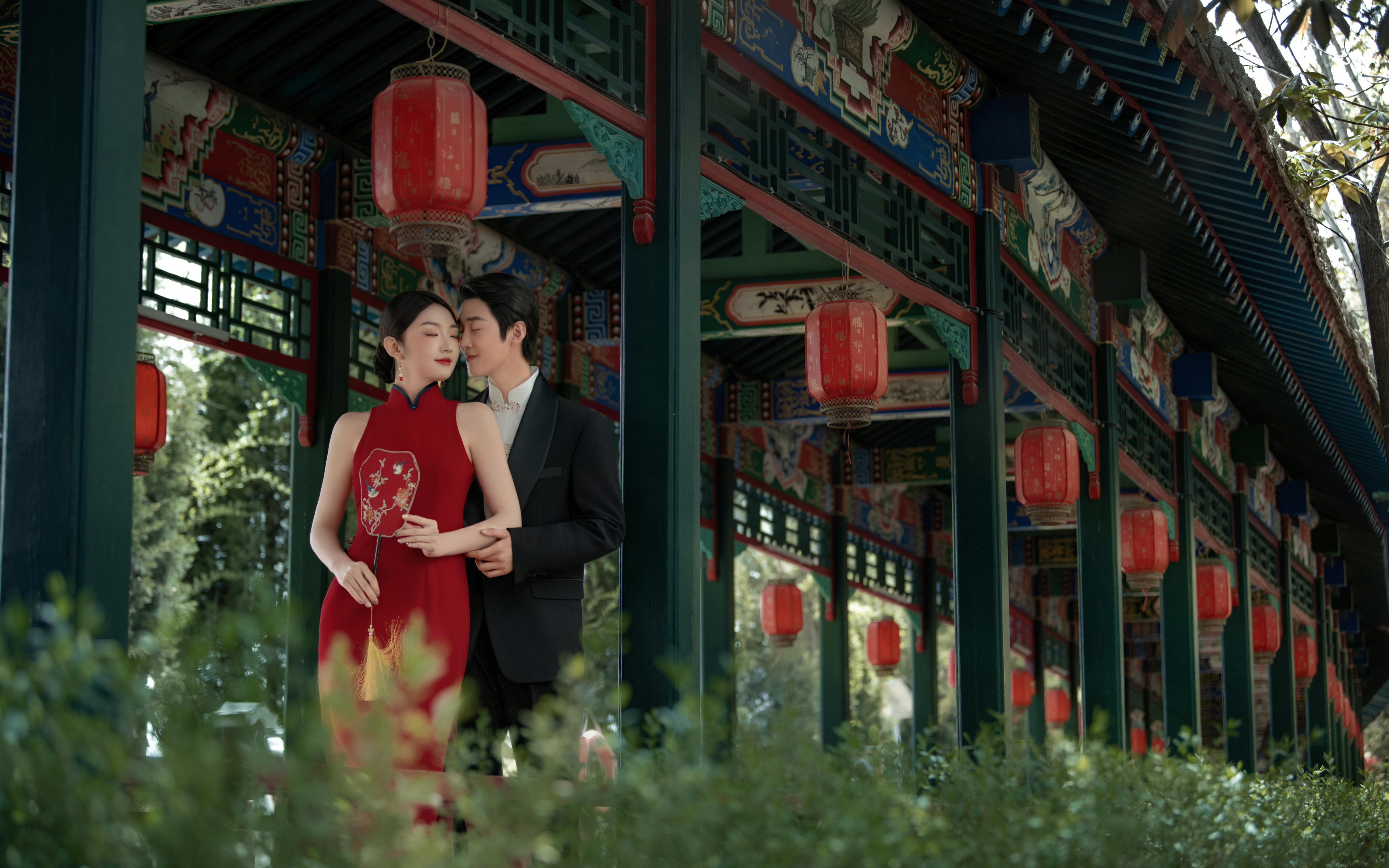一襲紅裙 一場(chǎng)相遇 丨園林婚紗照真的好高級(jí)