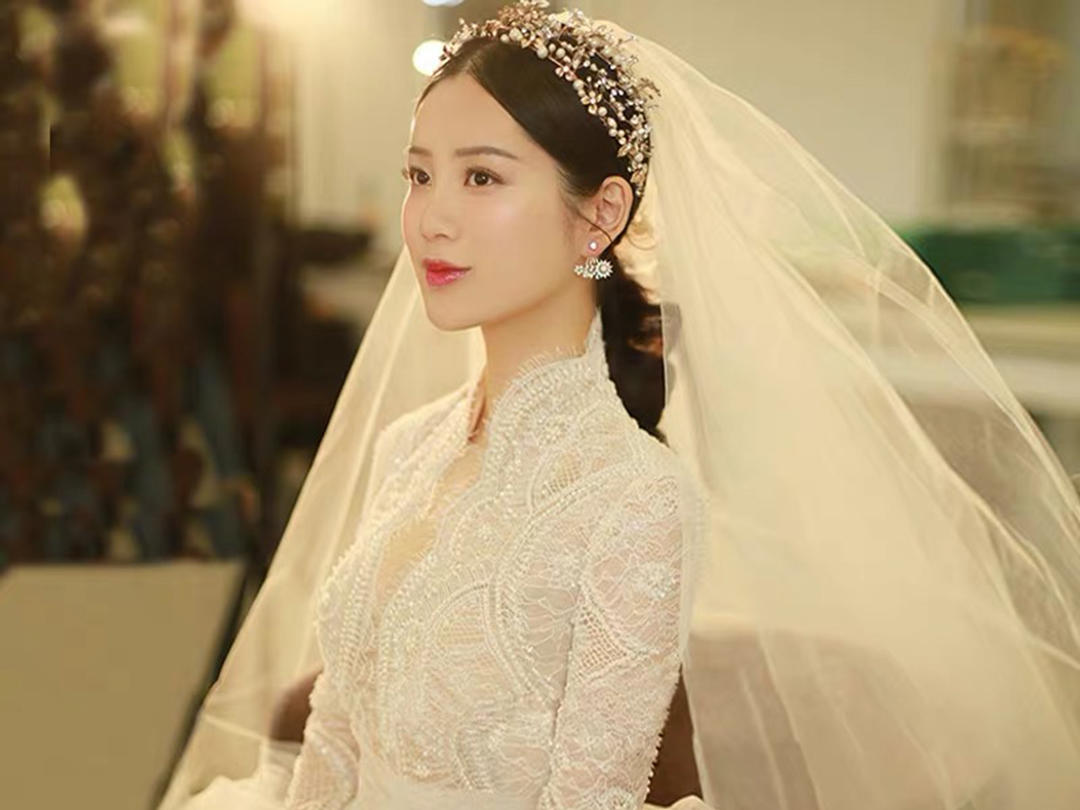 【跟妆+礼服】首席跟妆+婚纱礼服8件套，一价全含