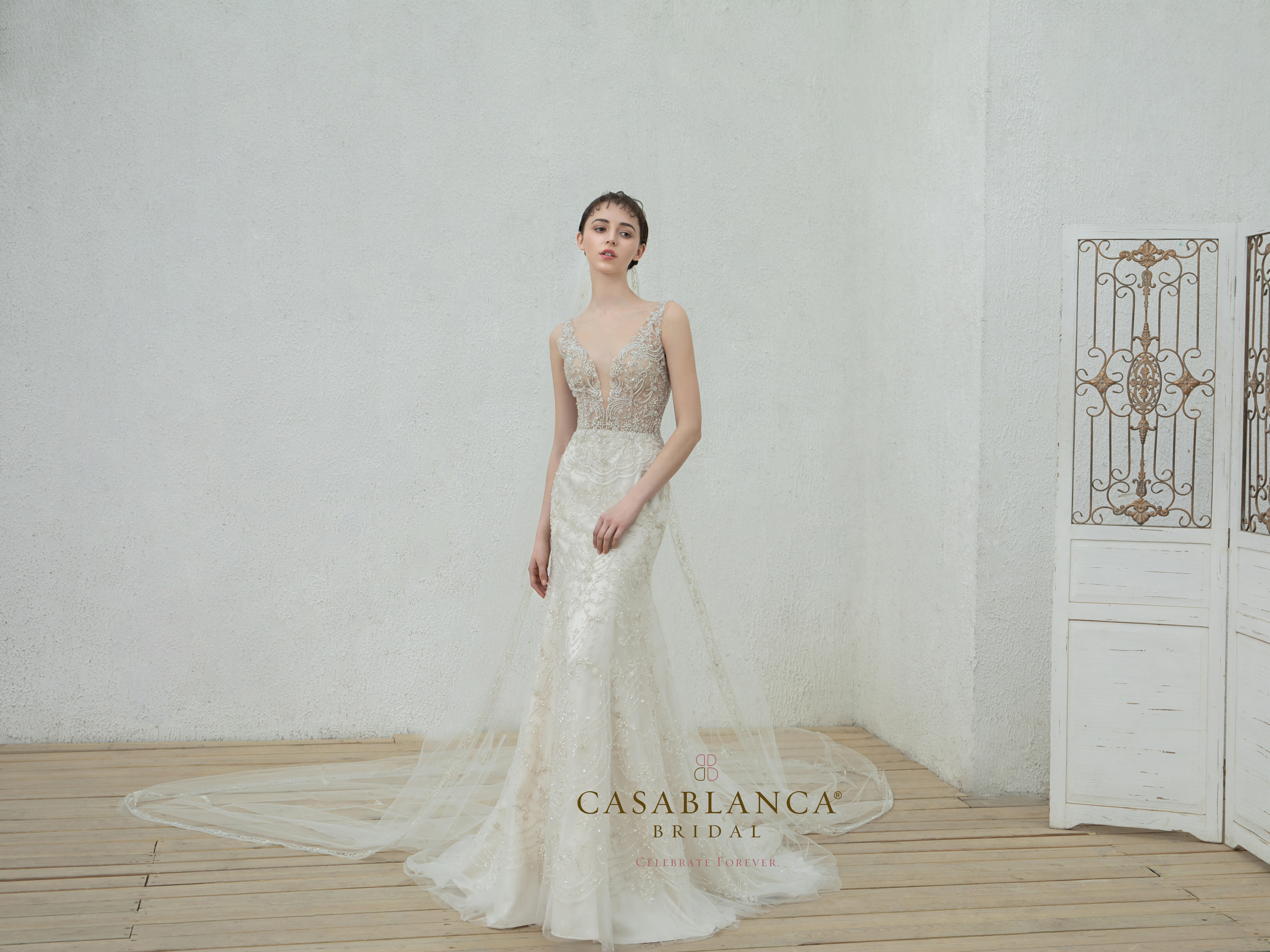 美国CasaBlanca吊带蕾丝镶珠蕾丝甜美婚纱