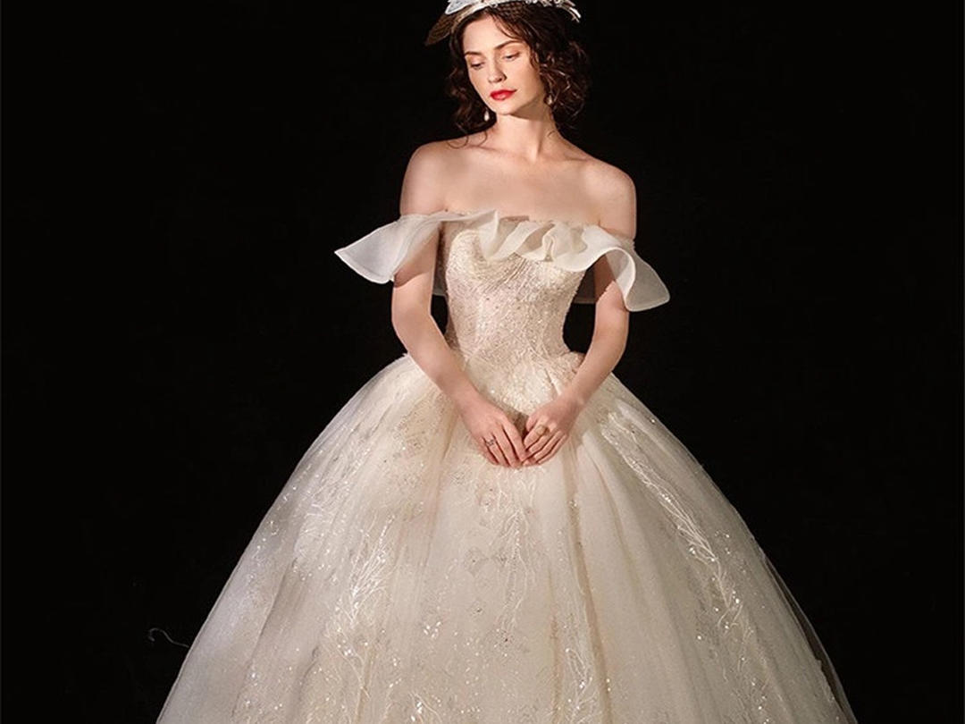 19新款一字肩新款仪式纱 大气 梦幻婚礼必备