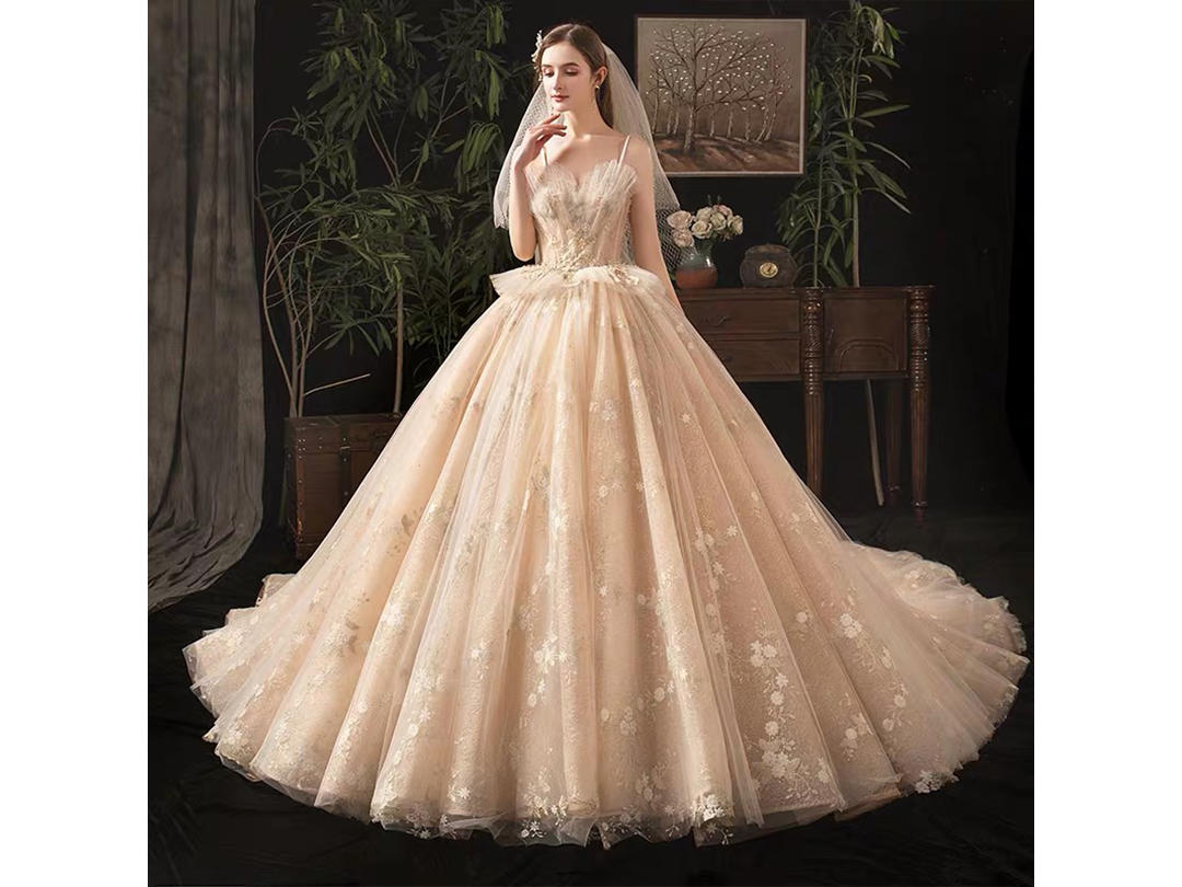 高端奢华婚纱套餐，出阁+主纱+敬酒+伴娘11件套