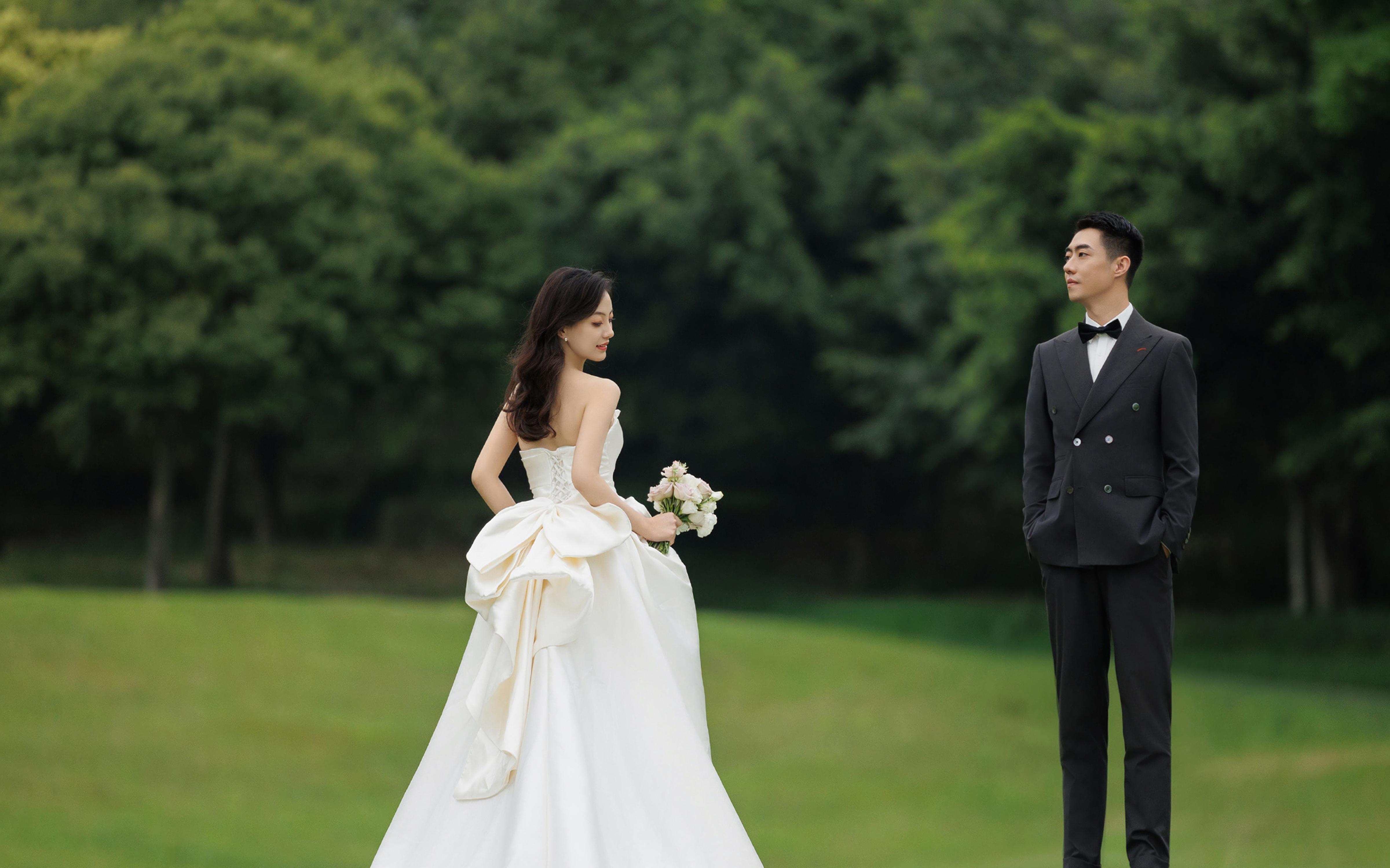 【施華洛攝影】韓式清新草坪婚紗照