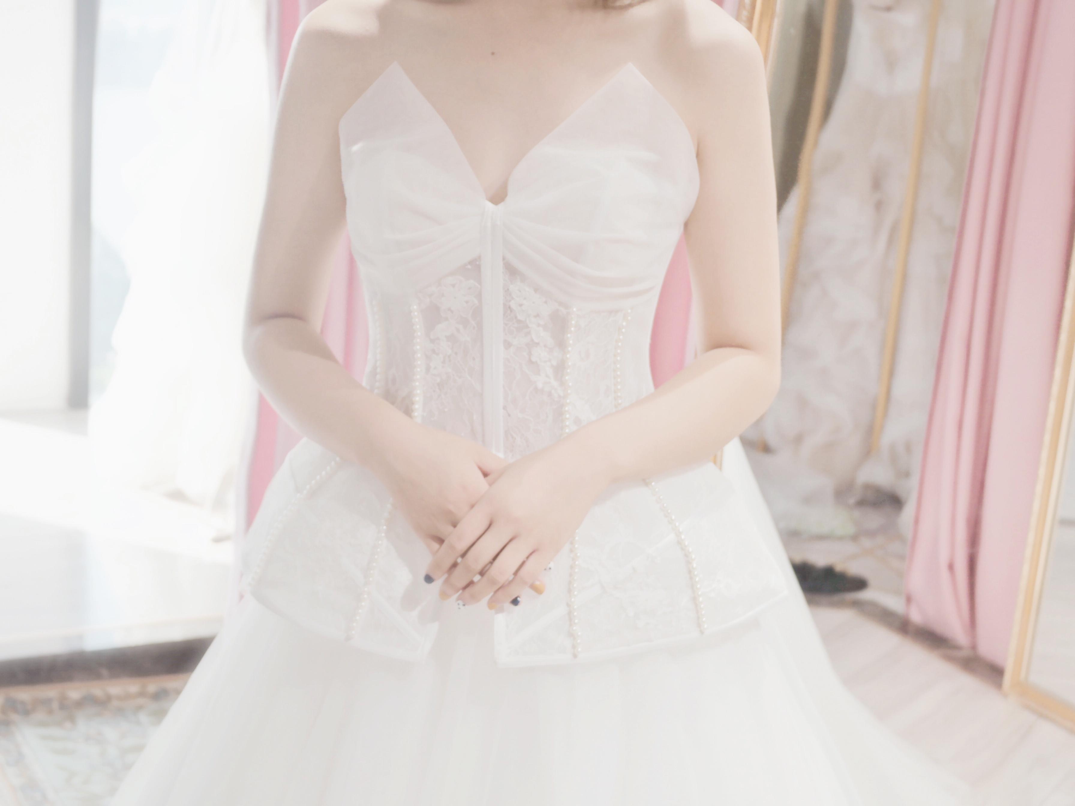 ［新春限时套餐］抢鲜体6666元品牌婚纱礼服四套