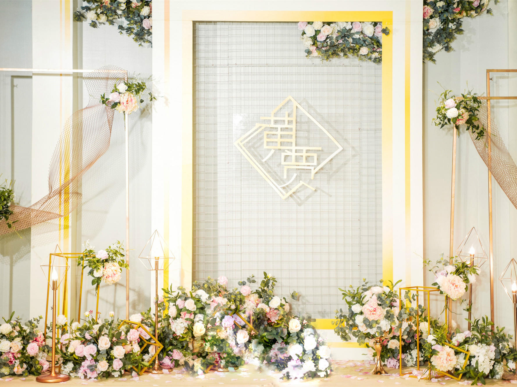 适合小场地的婚礼 万元内预算即可布置