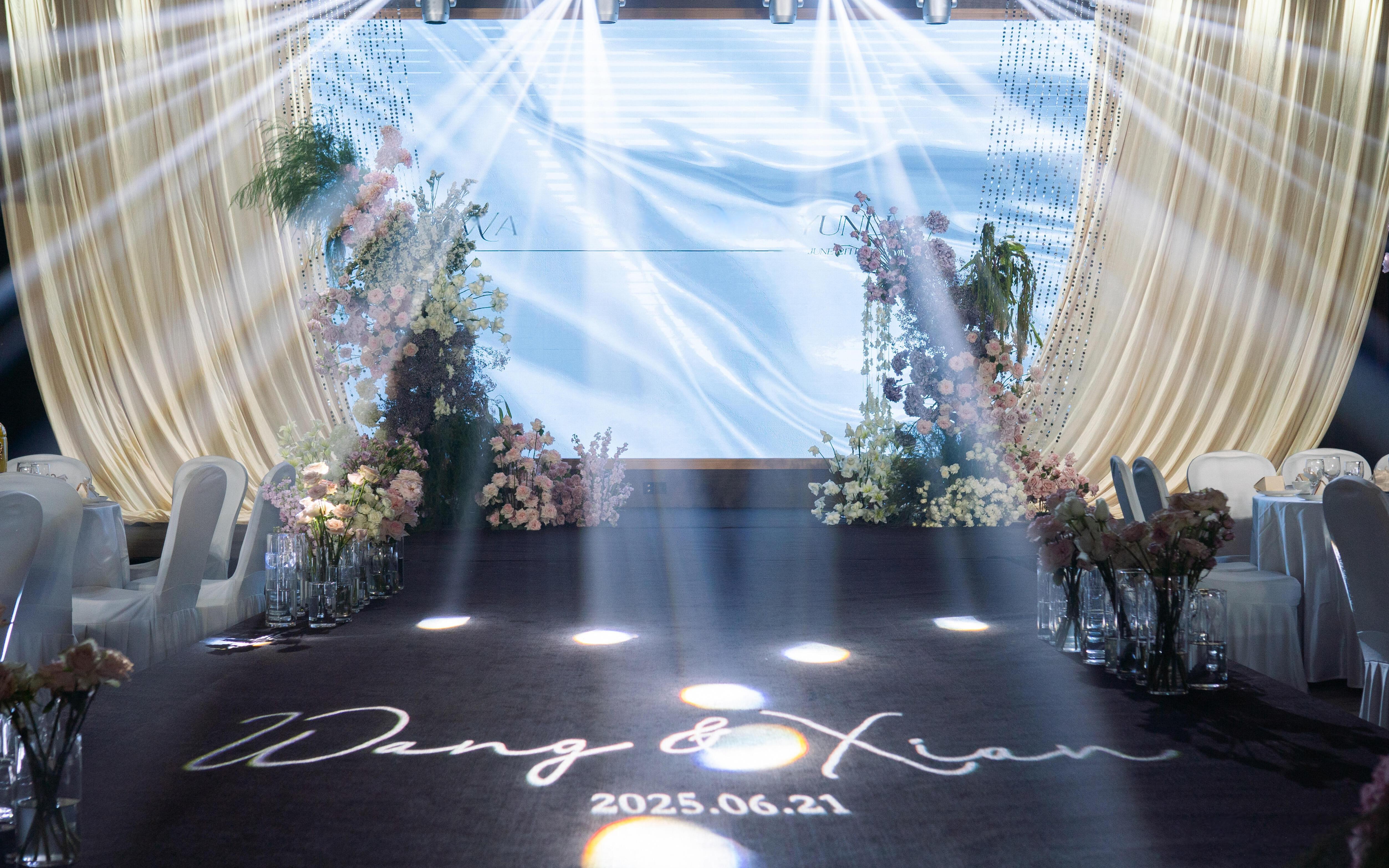 《光》留屏幕小预算西式婚礼