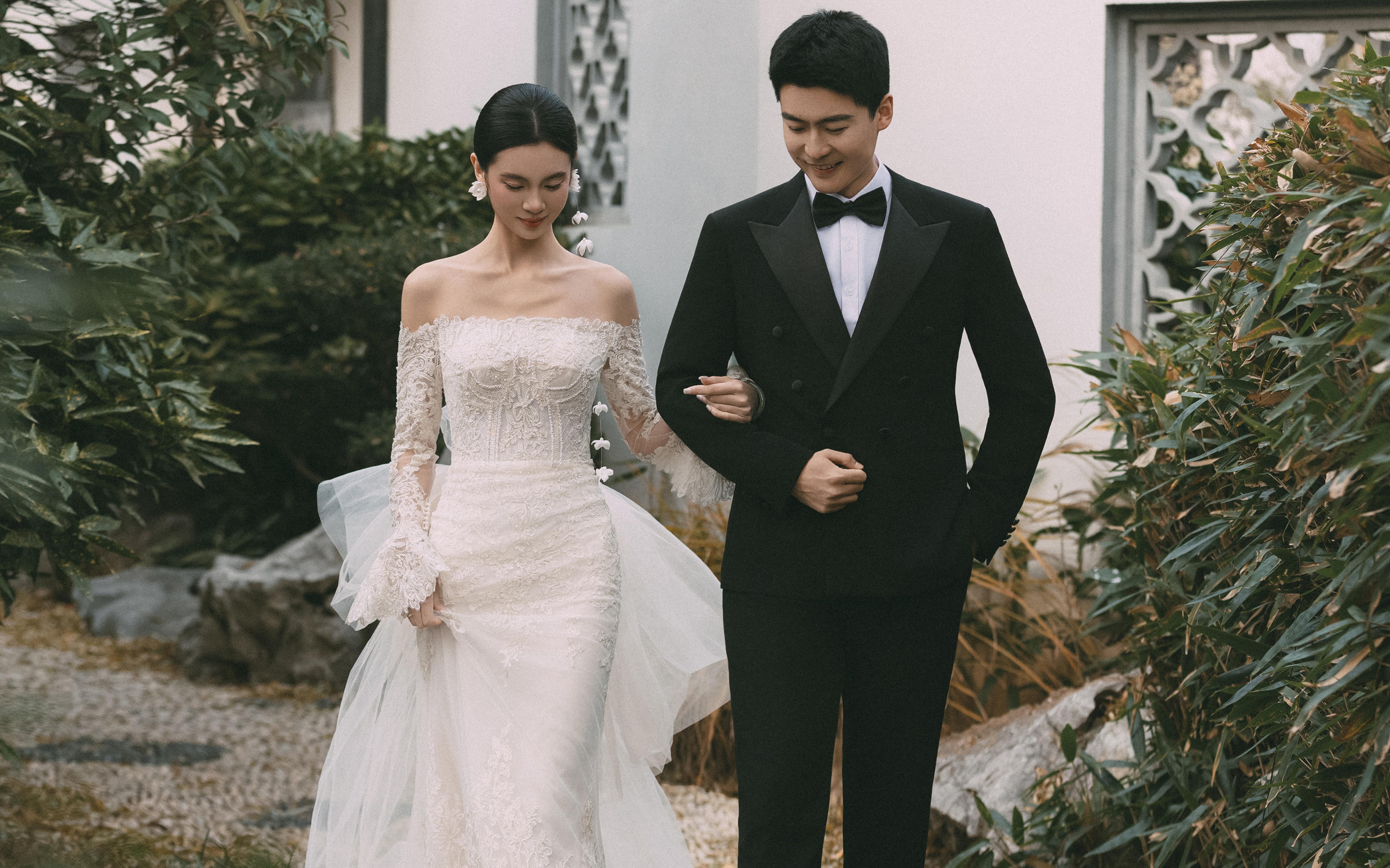 替姐妹們試了！新中式園林婚紗照真的很美！