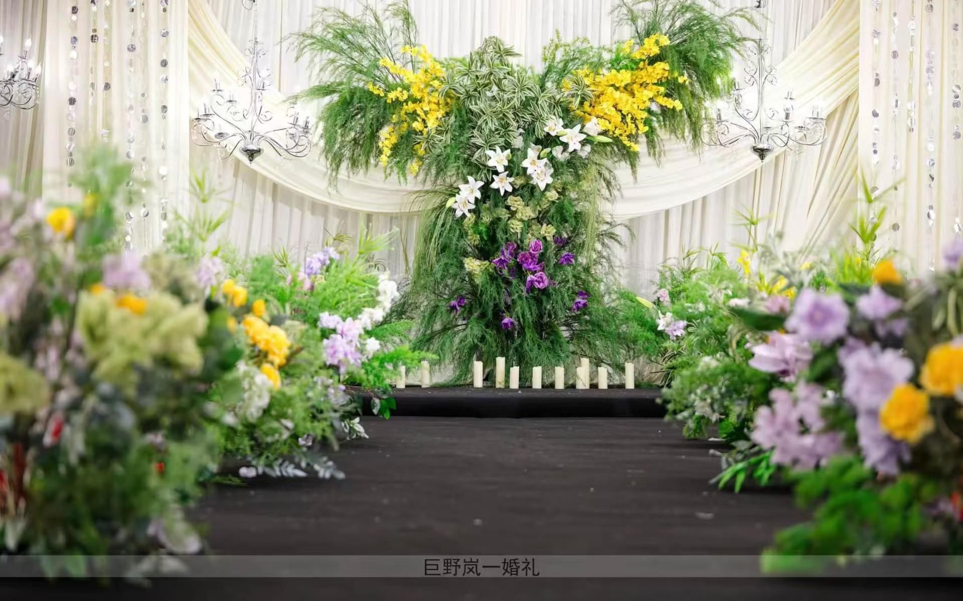 韩式自然风婚礼配香槟绿布幔