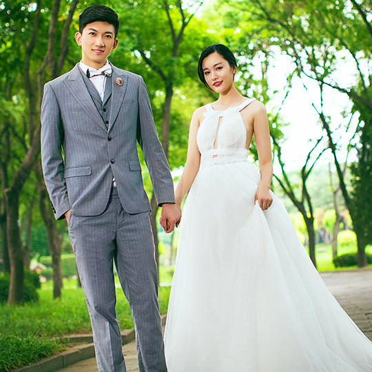 场景：温榆河   王先生&李女士