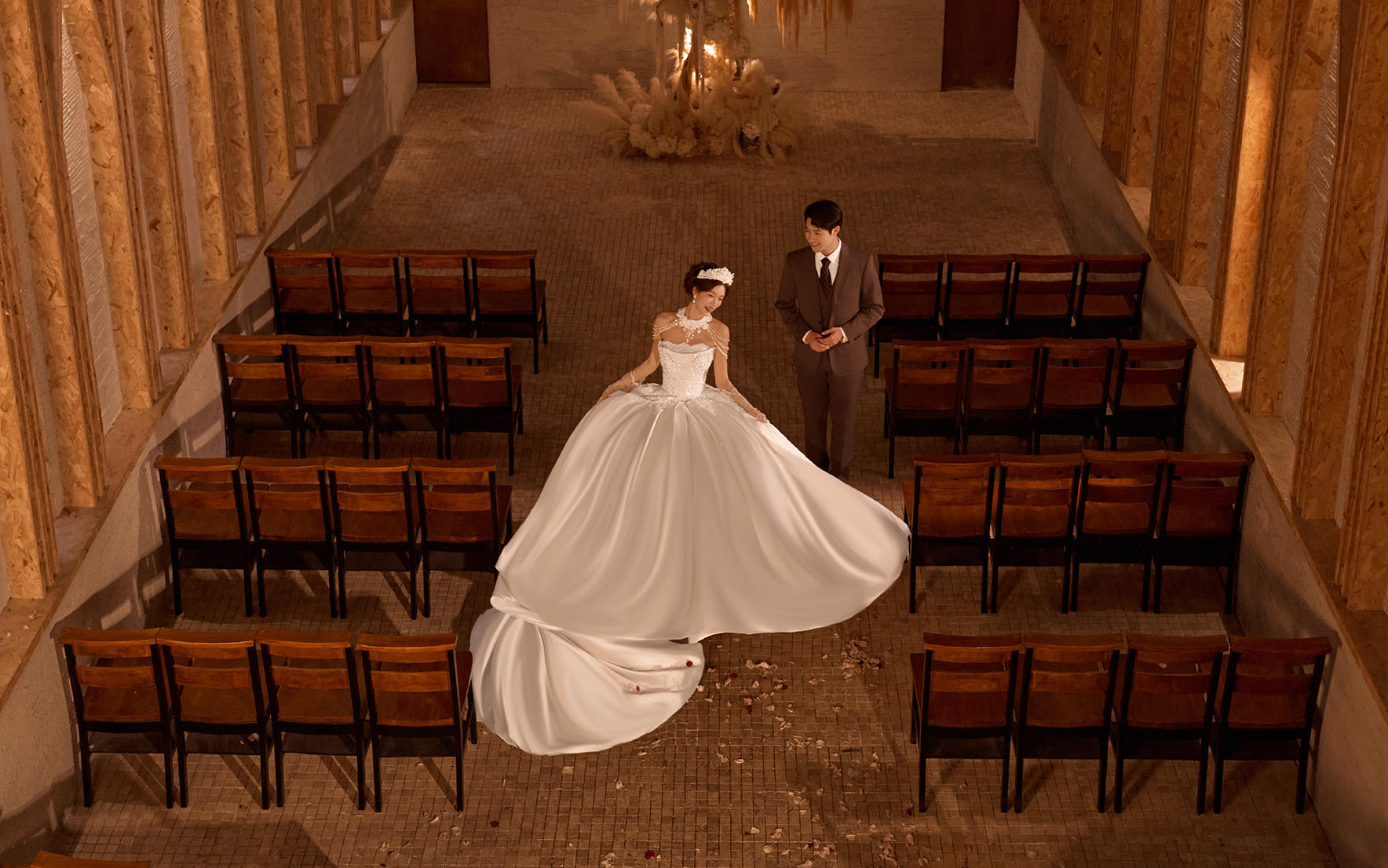 【風(fēng)嶼來(lái)信】?jī)x式感拉滿的禮堂婚紗照