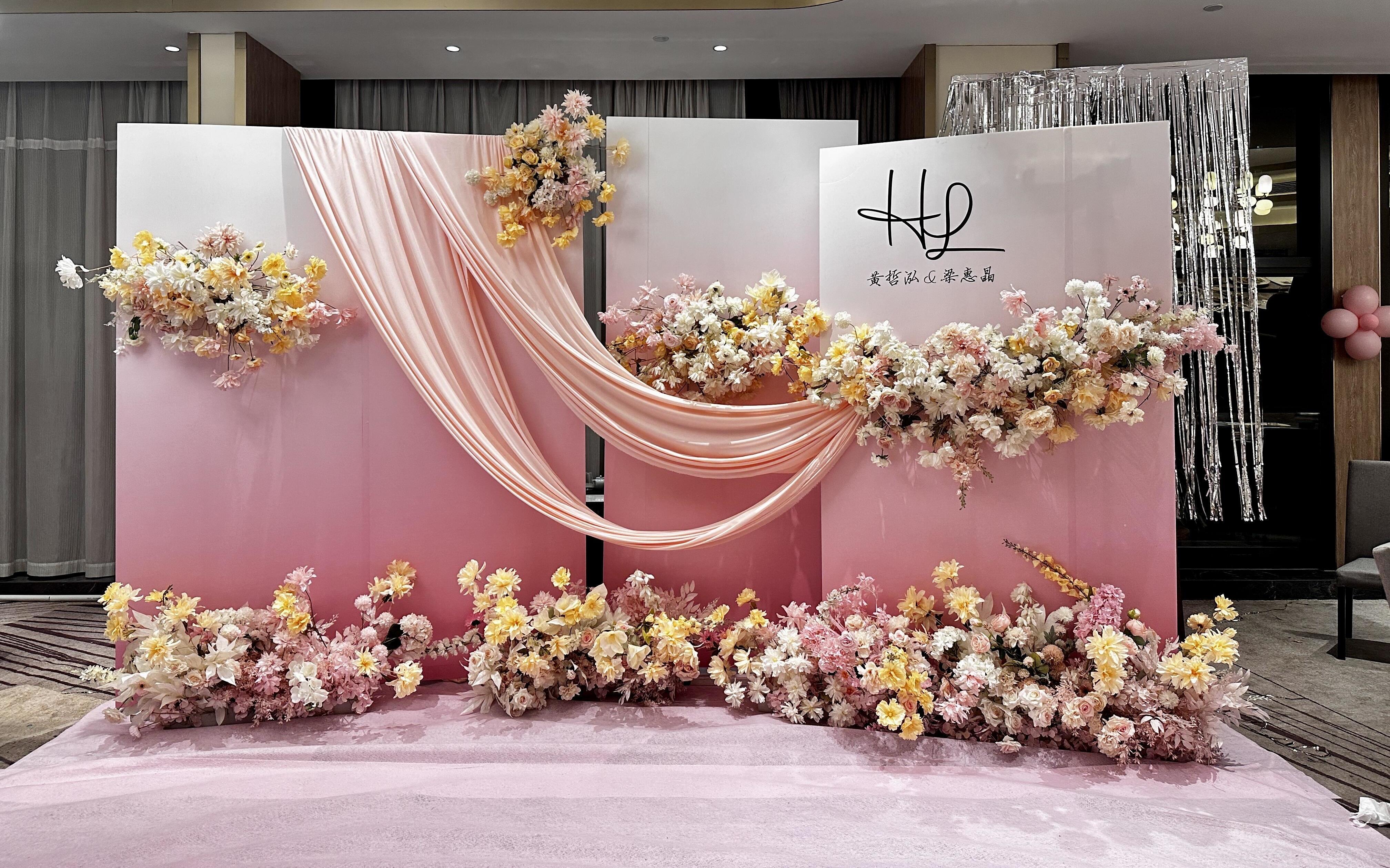 浪漫婚礼定制-粉色简约留影区