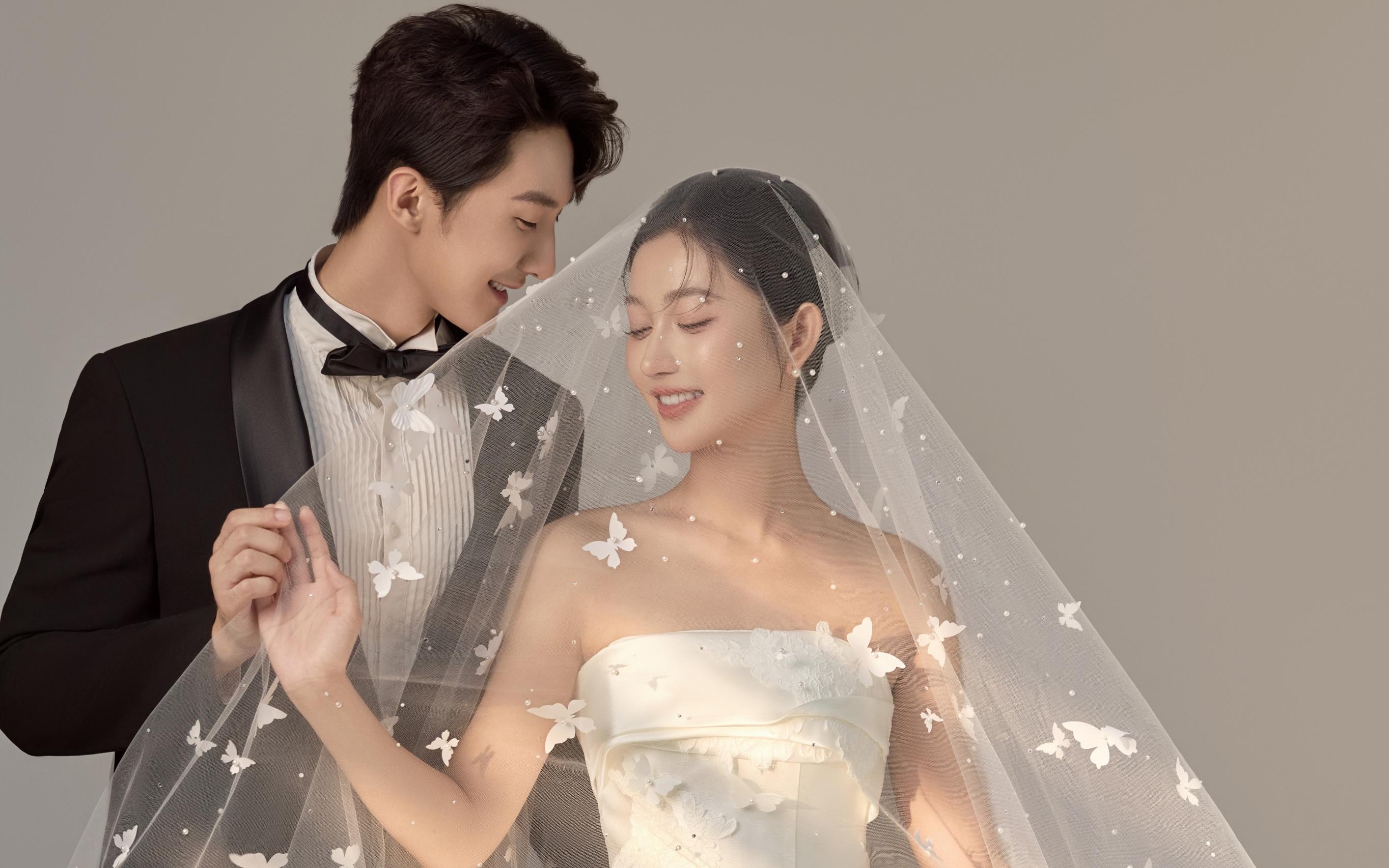 極簡主義｜白紗垂落如月光，光影在你側臉寫余生詩篇