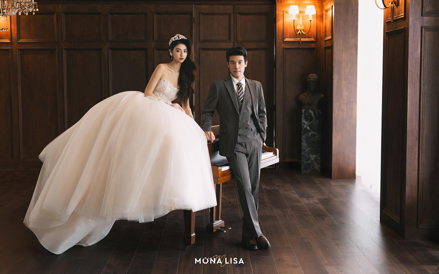 古堡暖陽下的鋼琴詩，我們的復古婚紗照