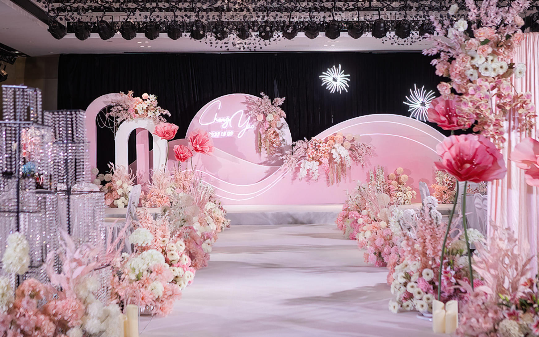 谁还没看这粉色婚礼！少女心与高级感的双向奔赴