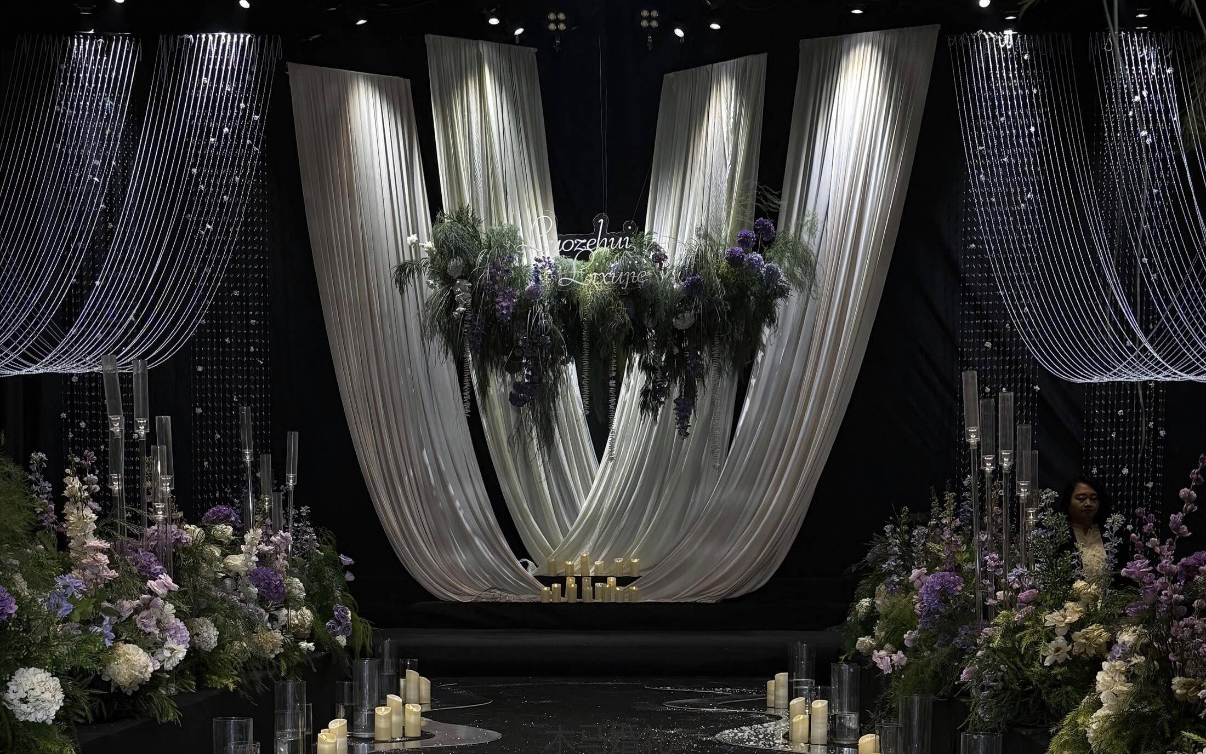 氛圍感香檳布幔水晶婚禮