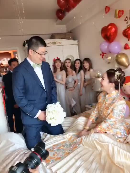 榜单热销资深化妆师全天跟妆 赠 亲友妆