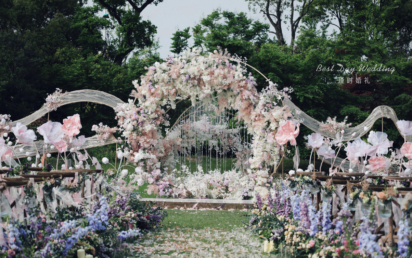 甜粉夏日-—户外婚礼案例