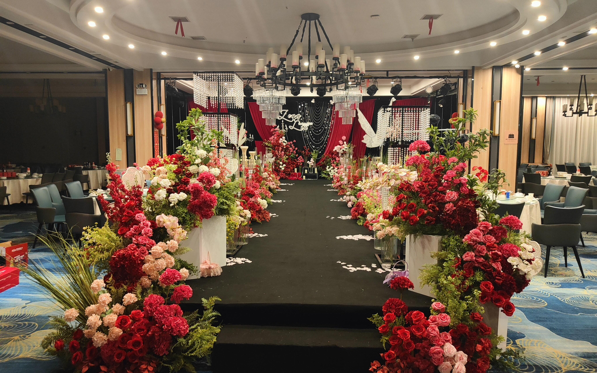 遵義婚禮/酒店婚禮小層高紅黑色布置