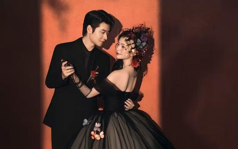 【优格】姐妹们一定要拍的一组室内黑纱婚纱照！！