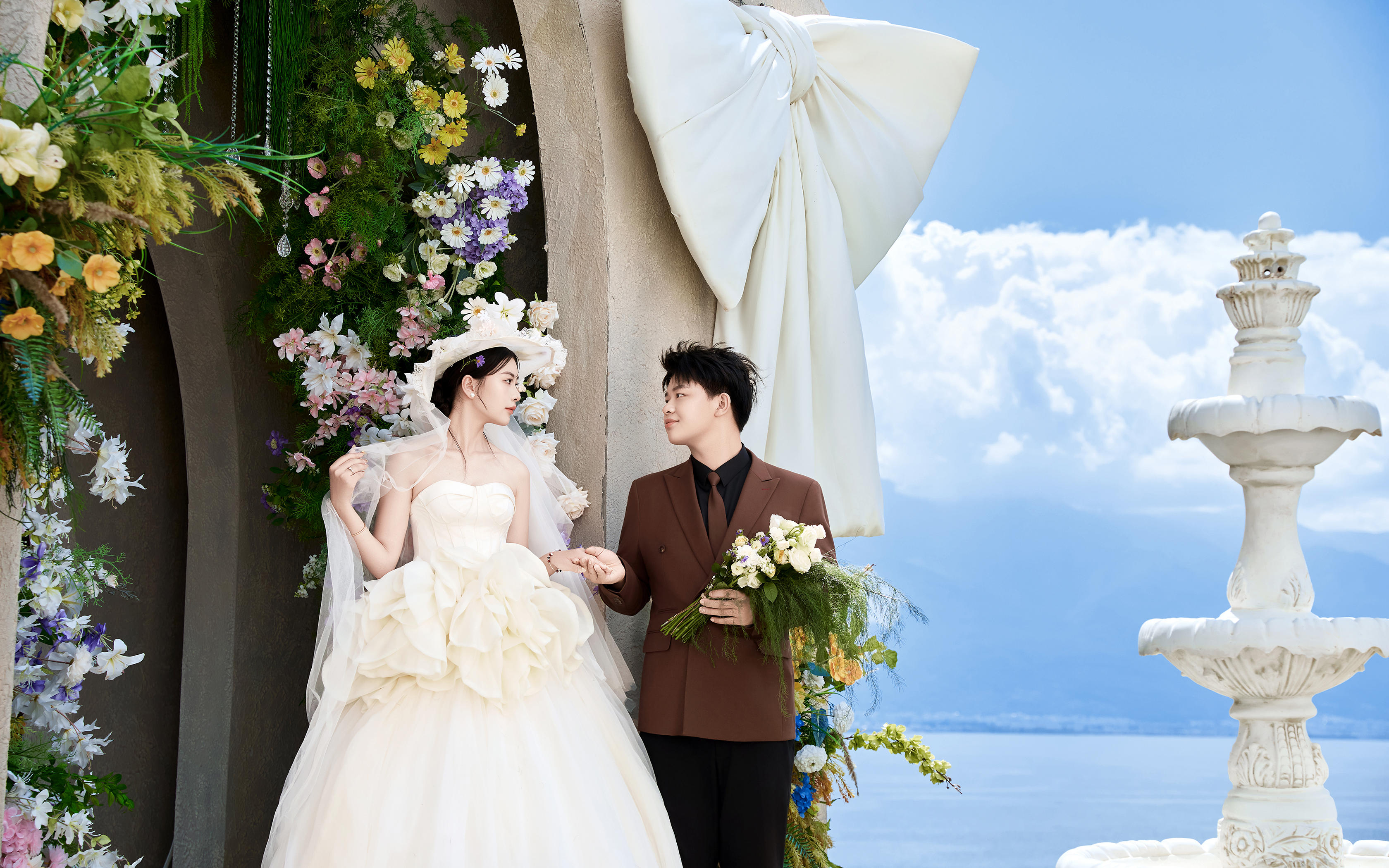 大理旅拍｜我们把花海印在了婚纱照里