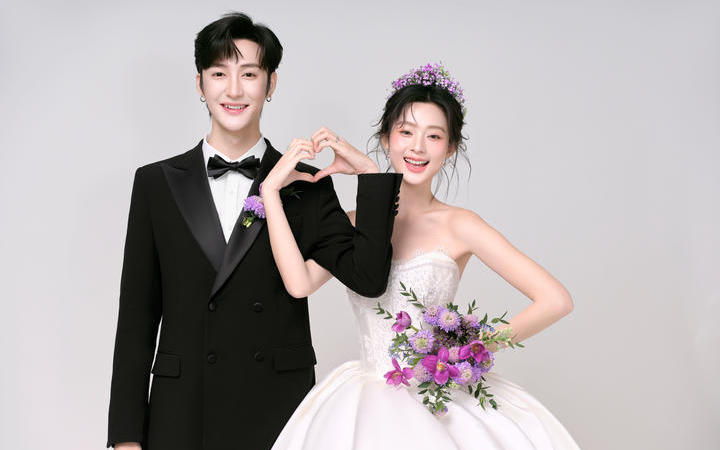 極簡就是經(jīng)典??室內(nèi)主紗婚紗照這樣拍好甜！