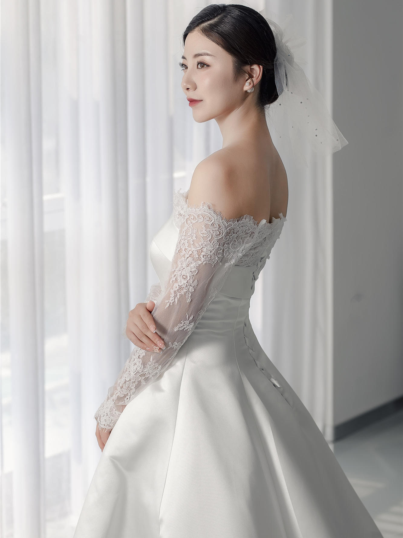 高端奢华|精选高定品牌婚纱+精品四件套+全程跟妆