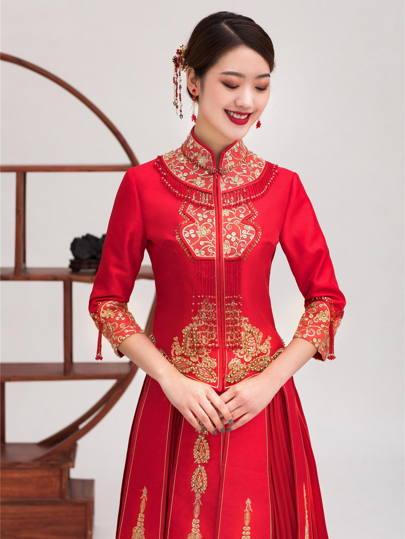 轻奢秀禾服，中式，时尚，大气