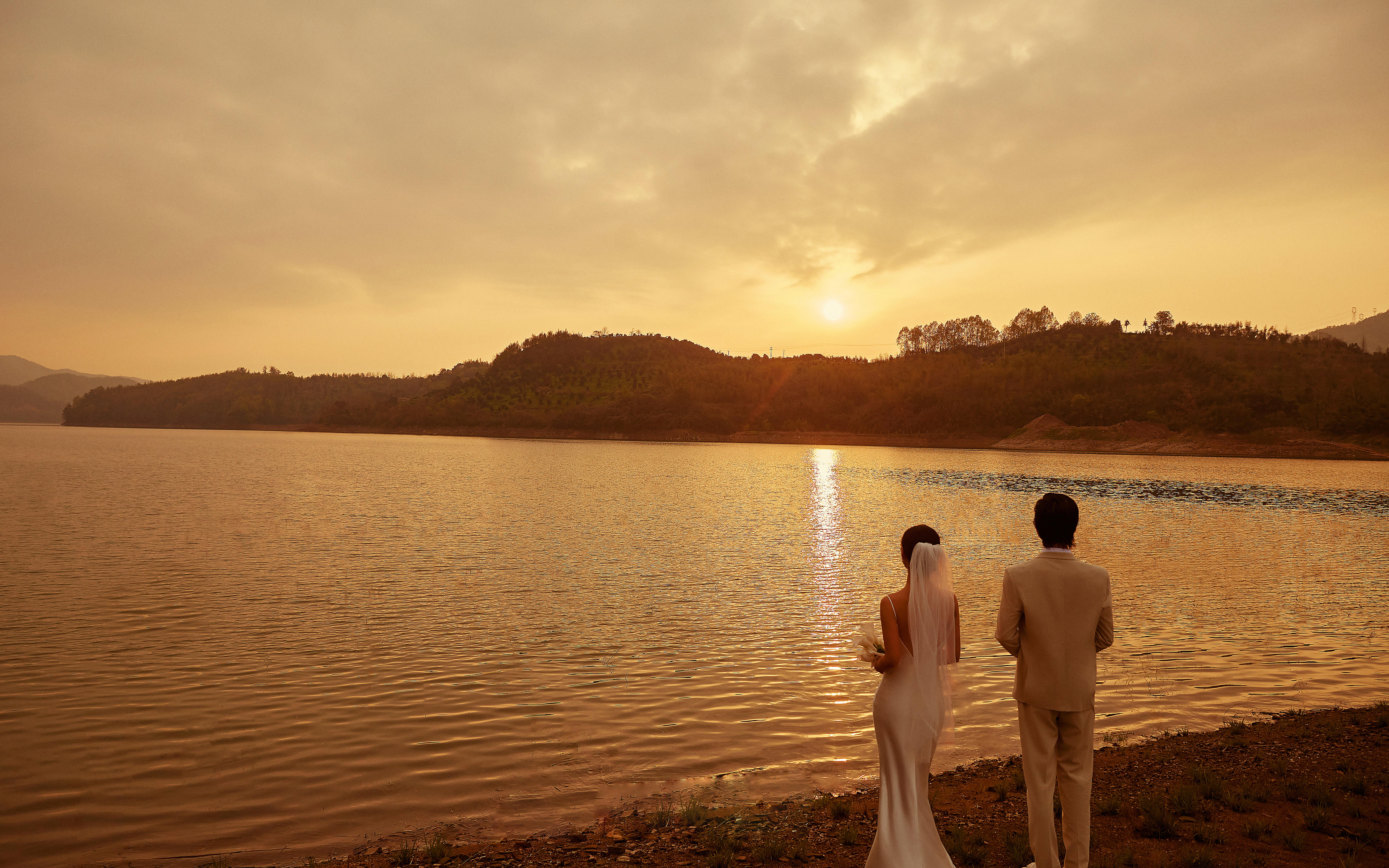 雅典娜-「金色锦瑟和景色」
