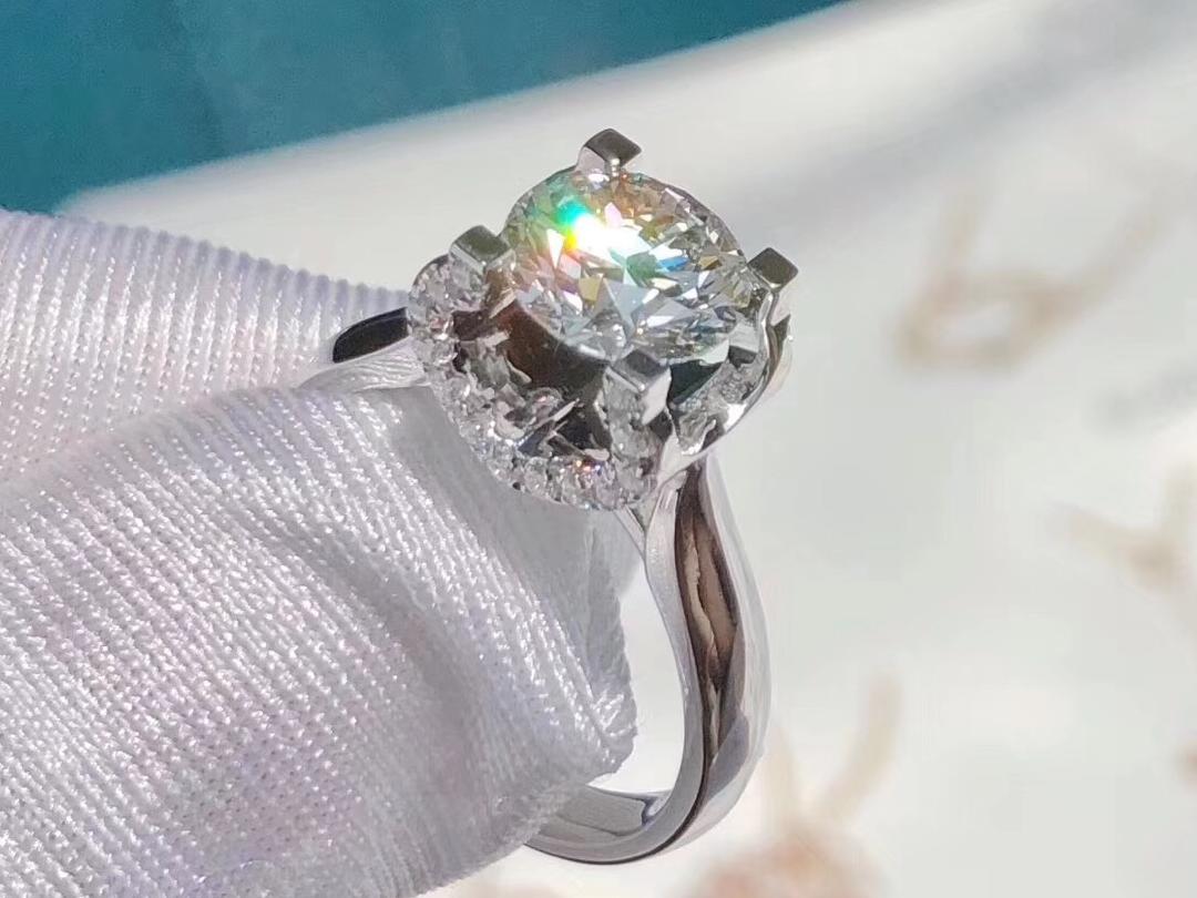 「时匠珠宝」钻戒 时尚小奢华四爪戒托款