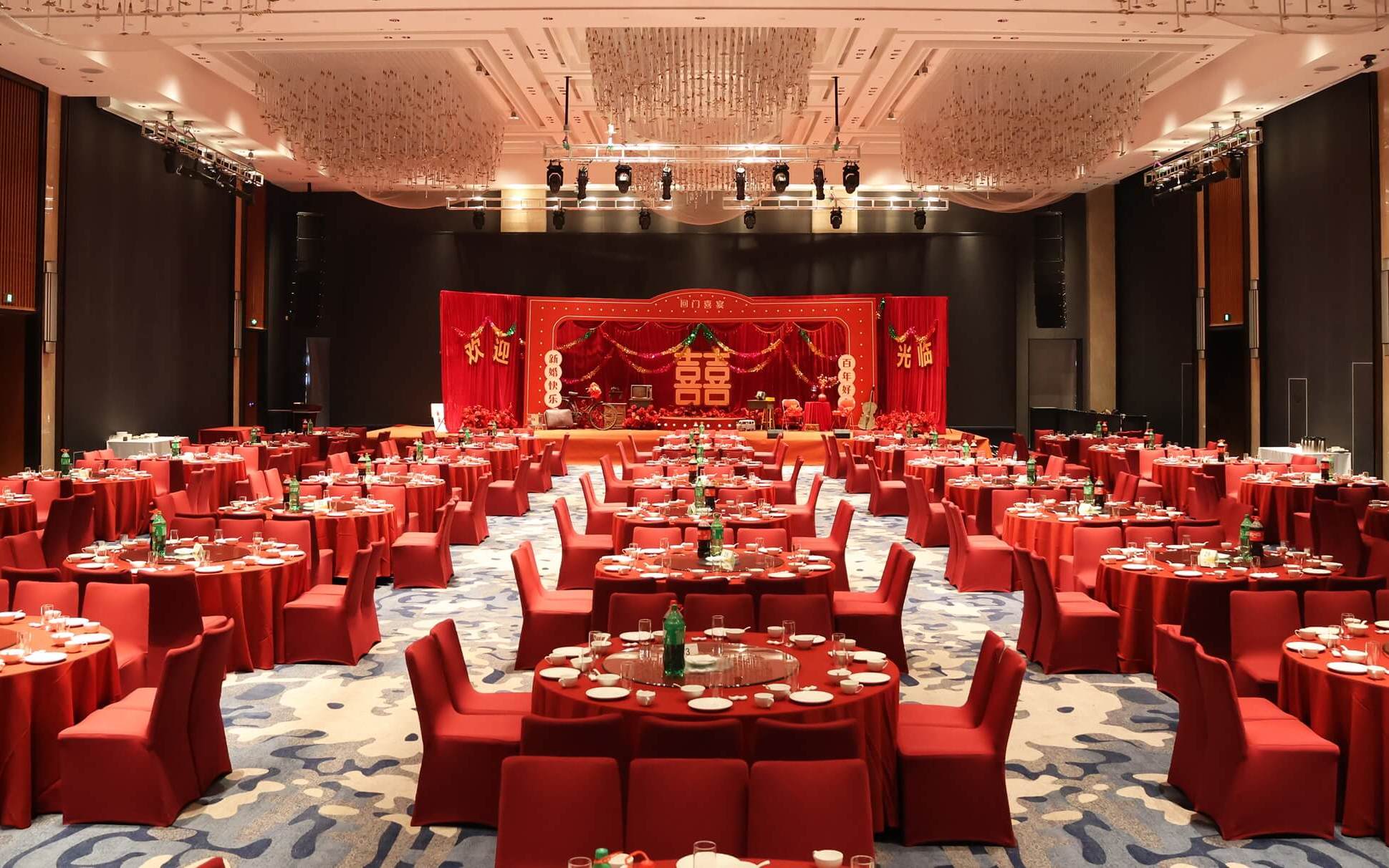 哇！90年代復(fù)古婚禮拍照小景太絕了吧！