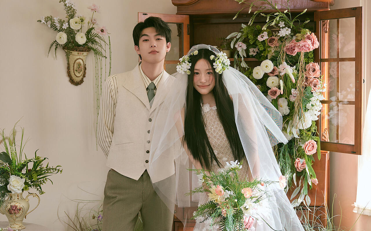 坠入浪漫花房 初恋感法式少女婚纱照