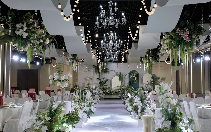 白绿色小预算婚礼