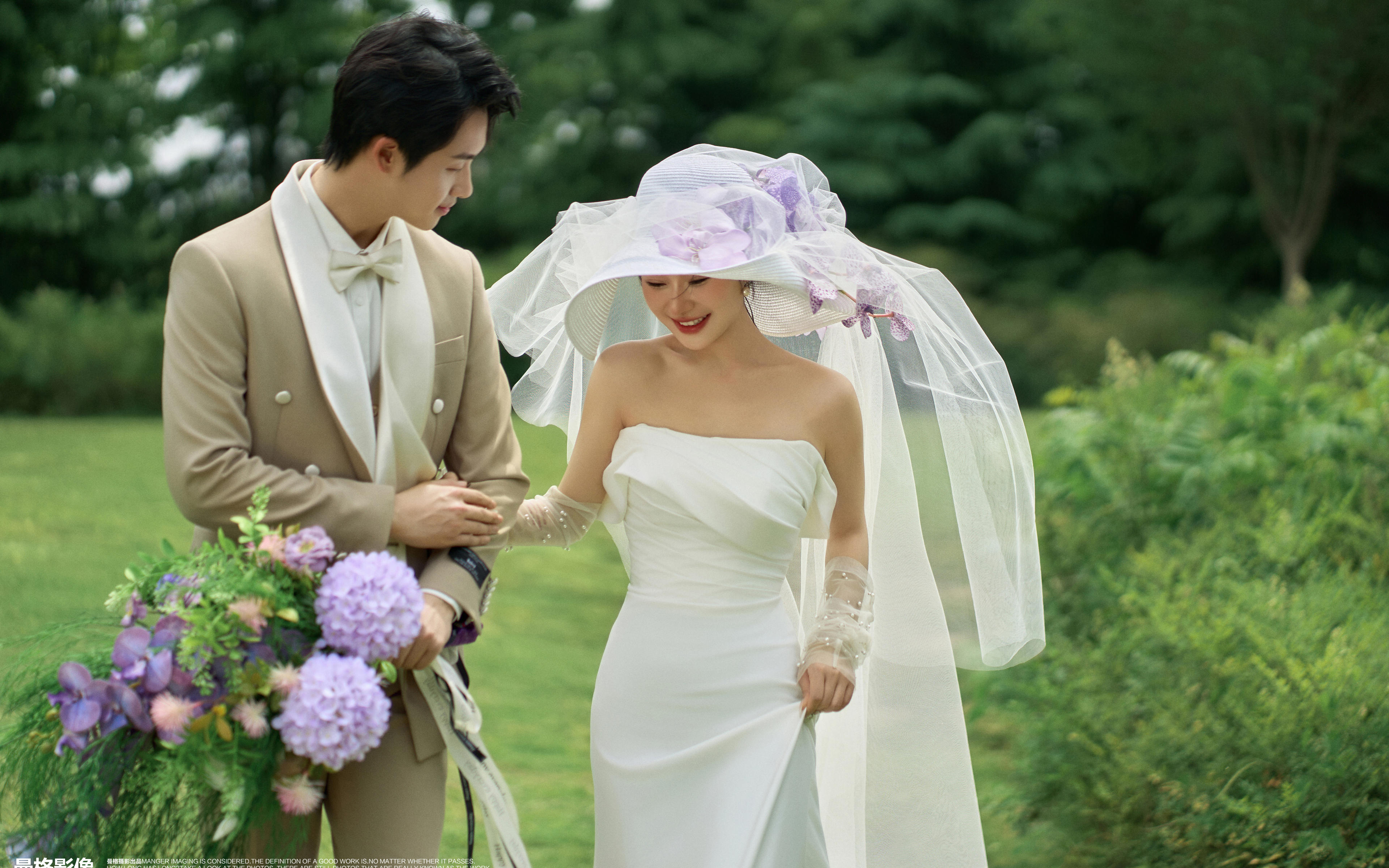 法式复古草坪婚纱照