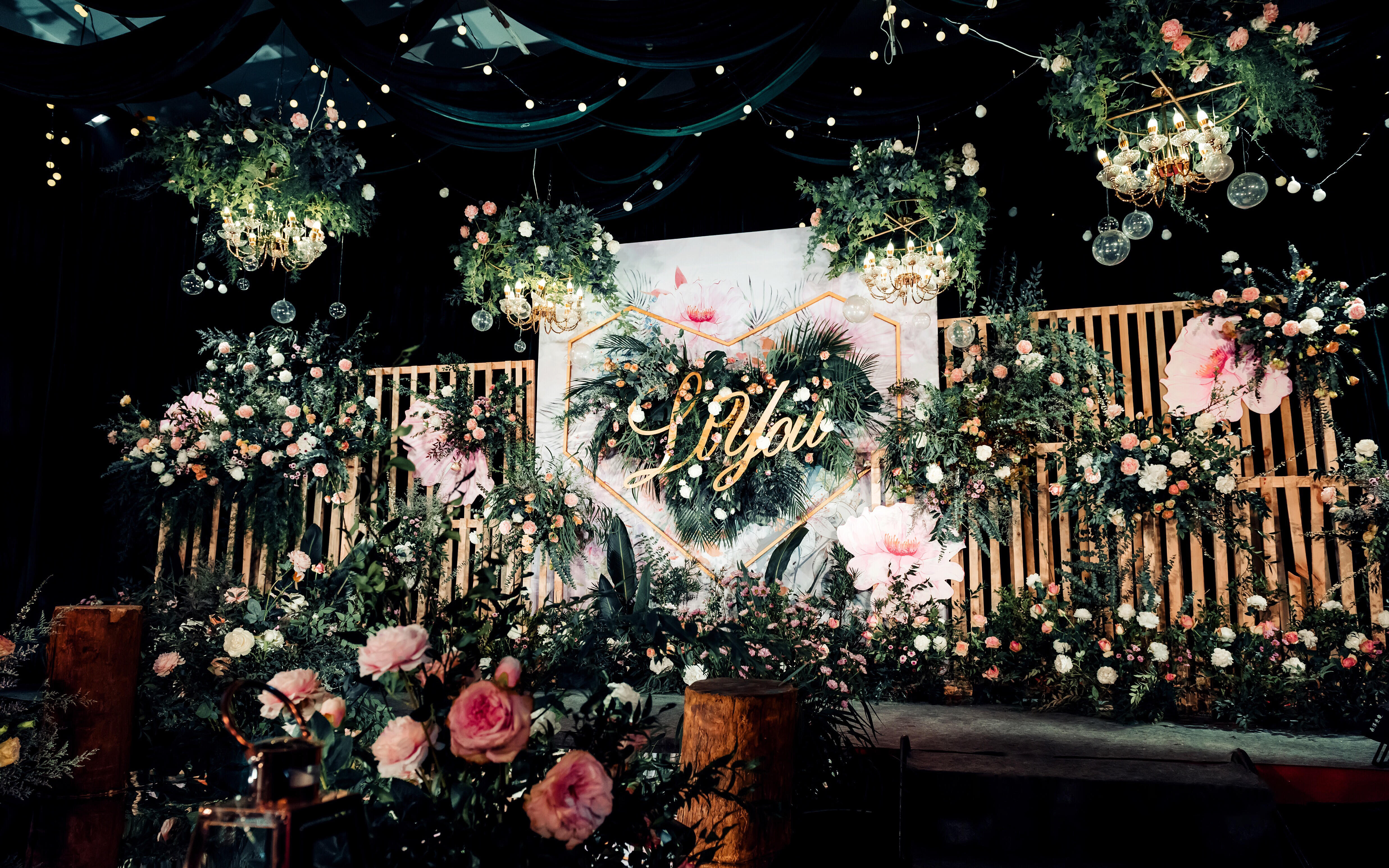 【盛世良辰】背景异形KT板