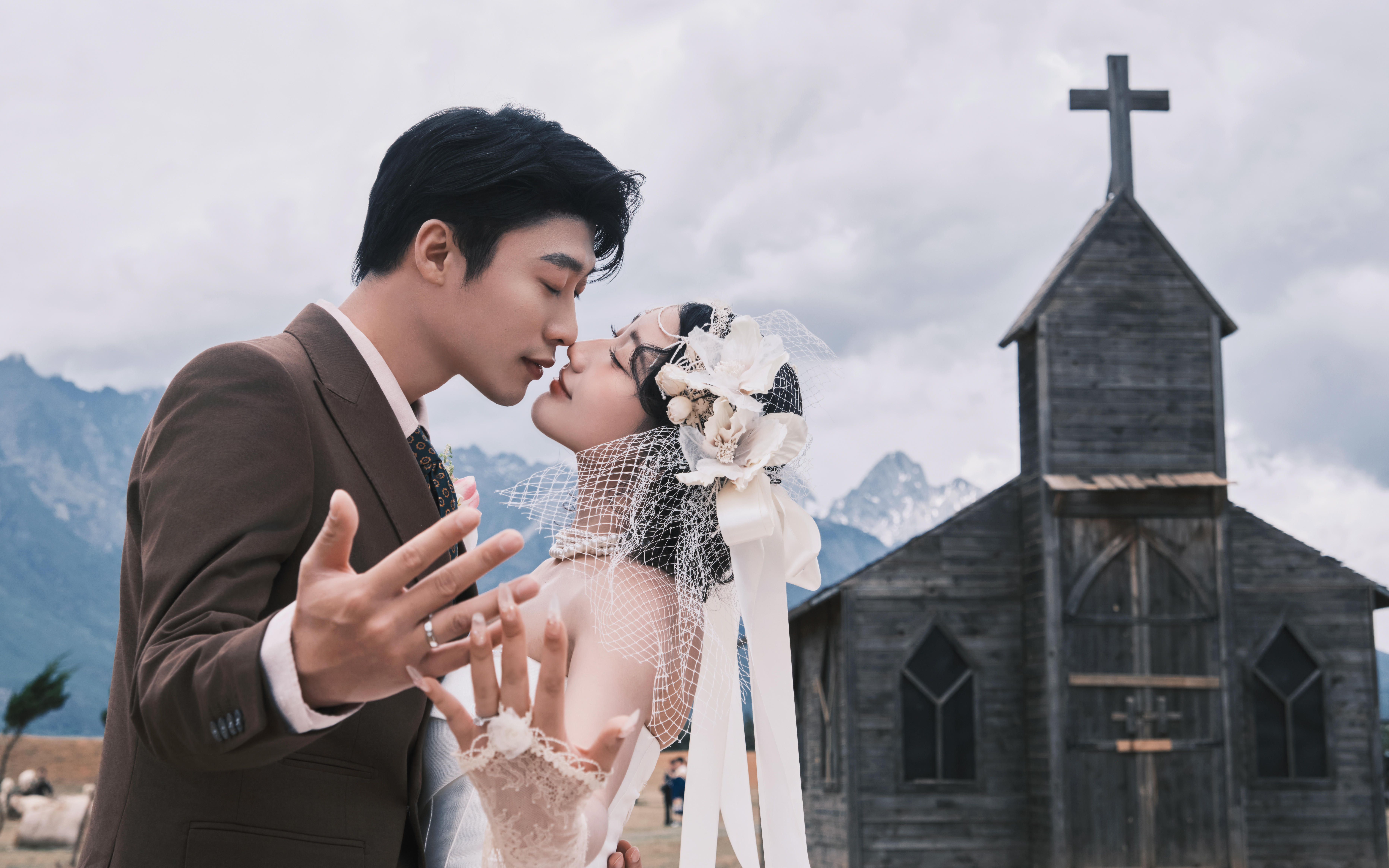 【法式印象】丽江旅拍｜吹爆这组复古小众教堂婚纱照