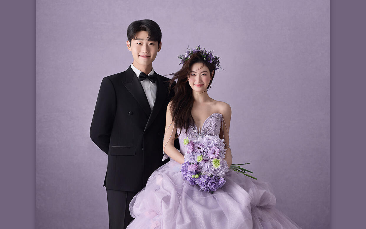 这件紫色的婚纱真的超美 