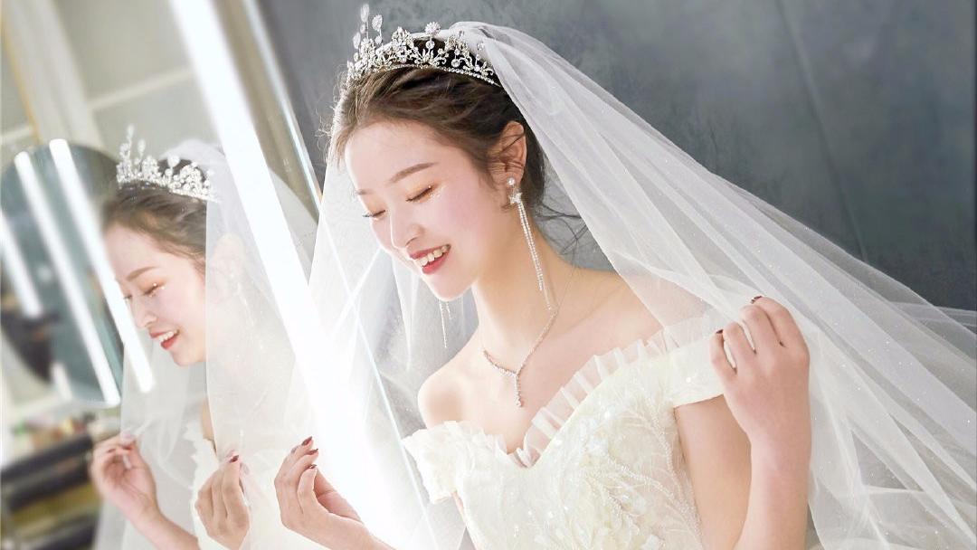 《红馆新娘》资深级化妆师---楠楠老师