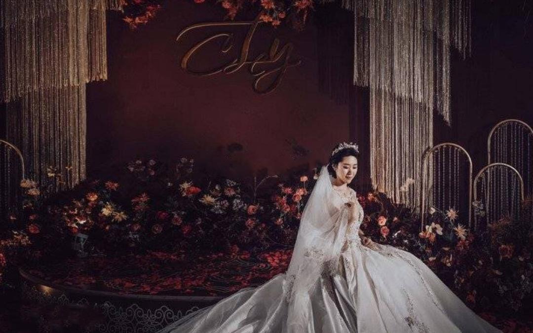 婚尚婚礼企划  复古红色婚礼  送手捧花+效果图