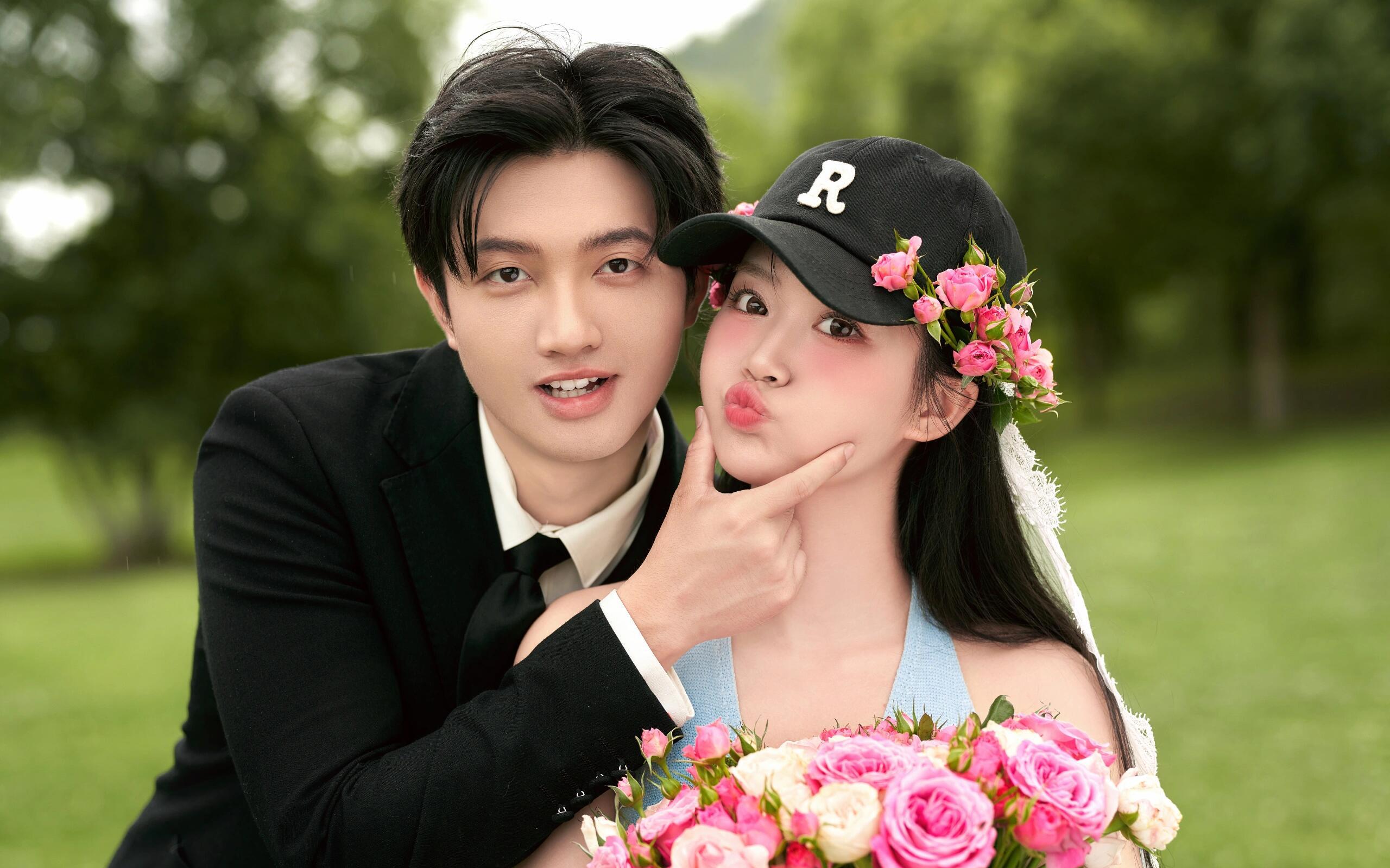森系小清新婚紗照，手捧鮮花超甜