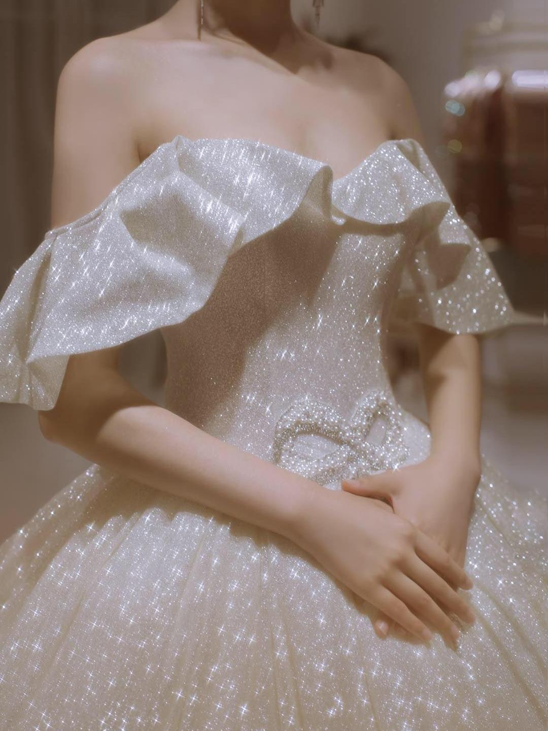 【F·R限时特惠】甄选婚纱礼服8件套+新娘跟妆