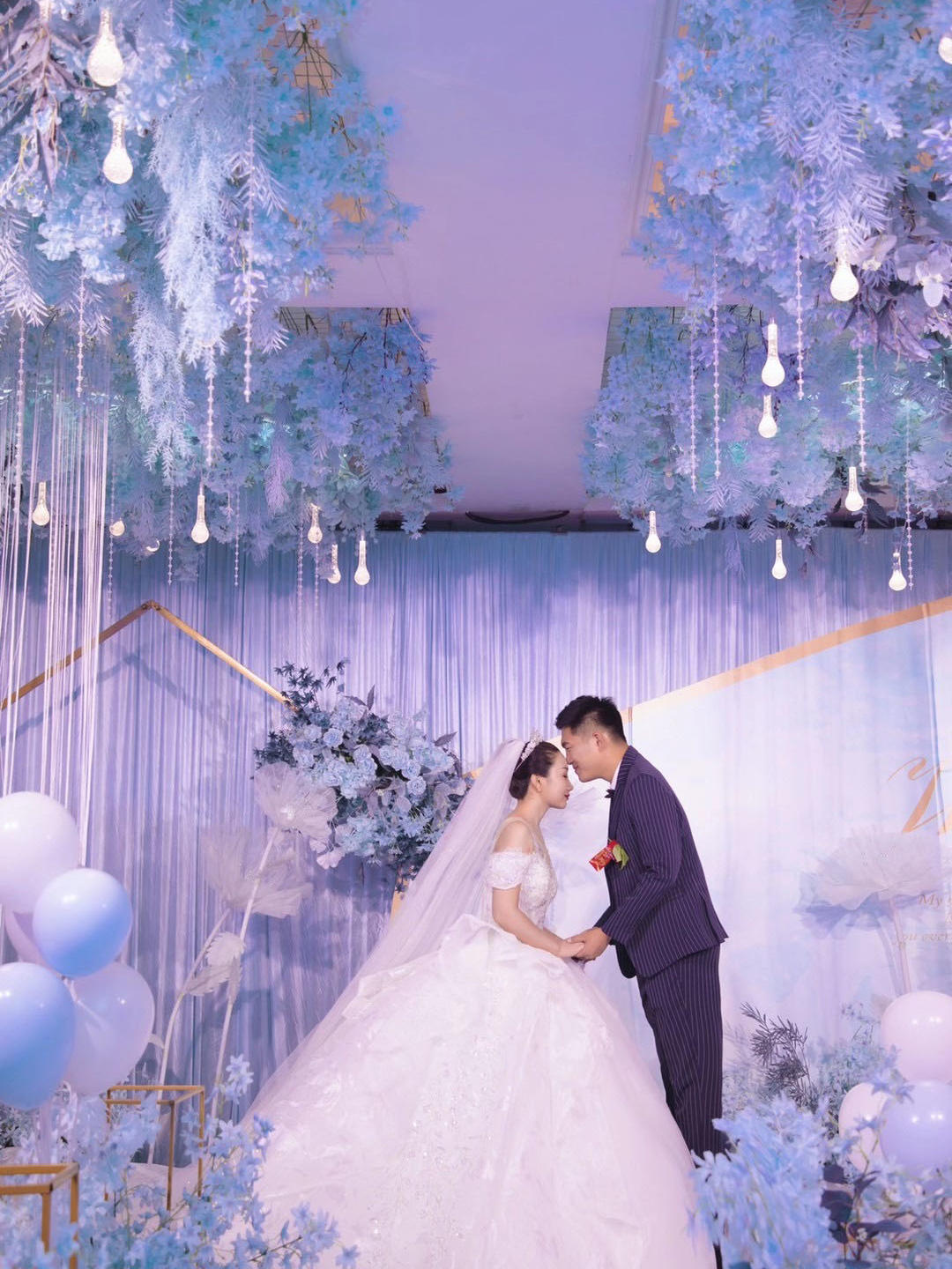 婚纱礼服跟妆超值特惠套餐